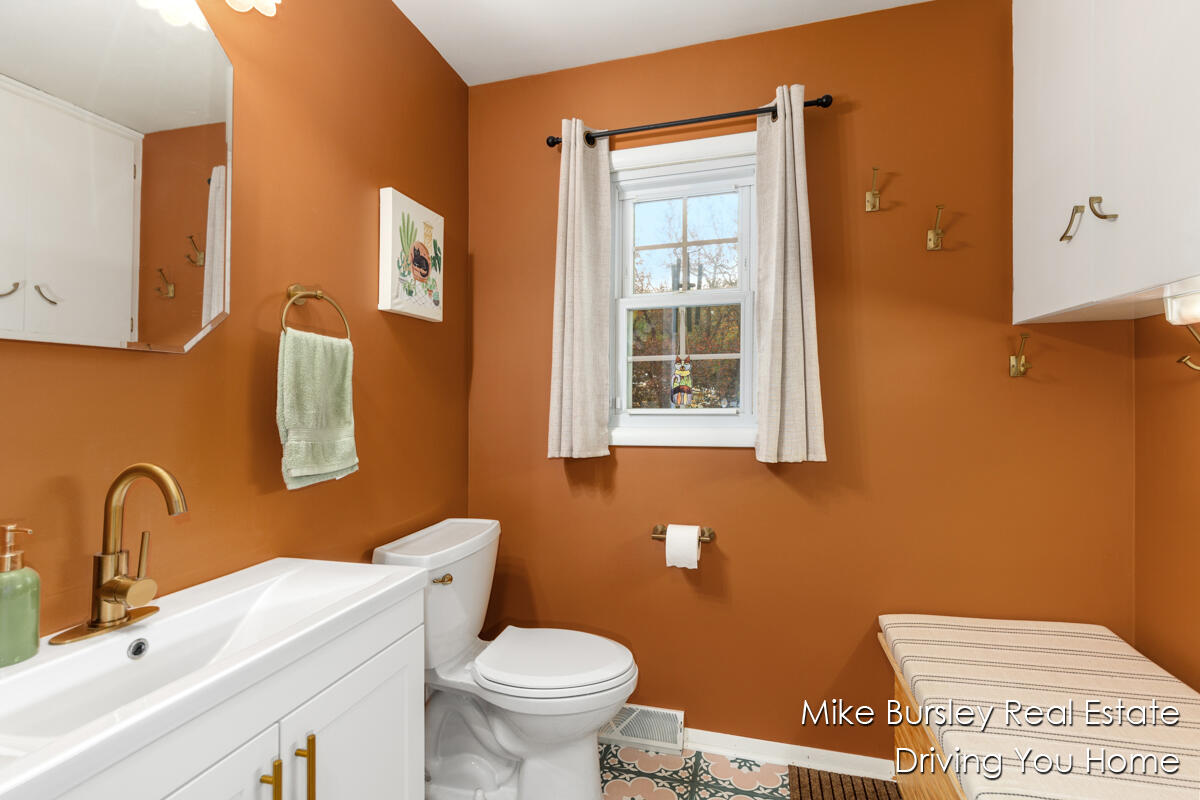 4776 Crestwood Avenue