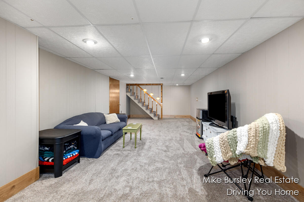 4776 Crestwood Avenue