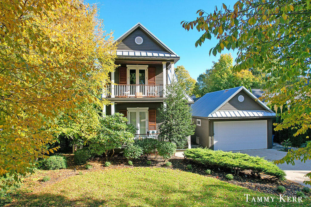 1021 Holland Street, Saugatuck