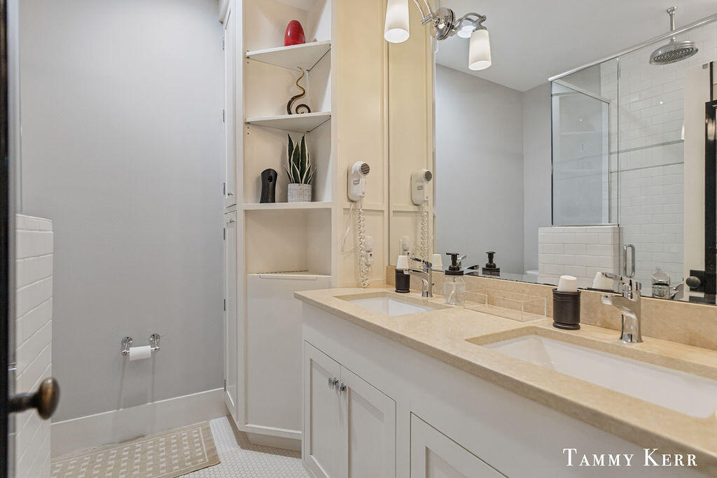 1021 Holland Street, Saugatuck