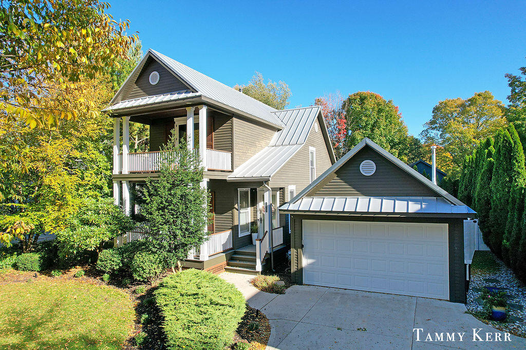 1021 Holland Street, Saugatuck