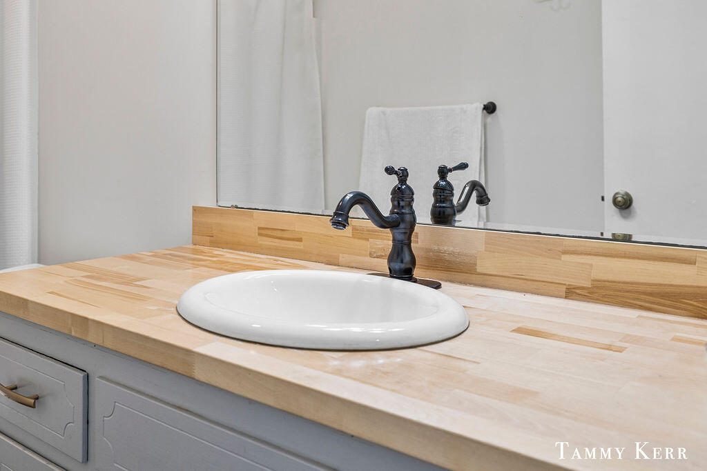 3665 Remembrance Road NW