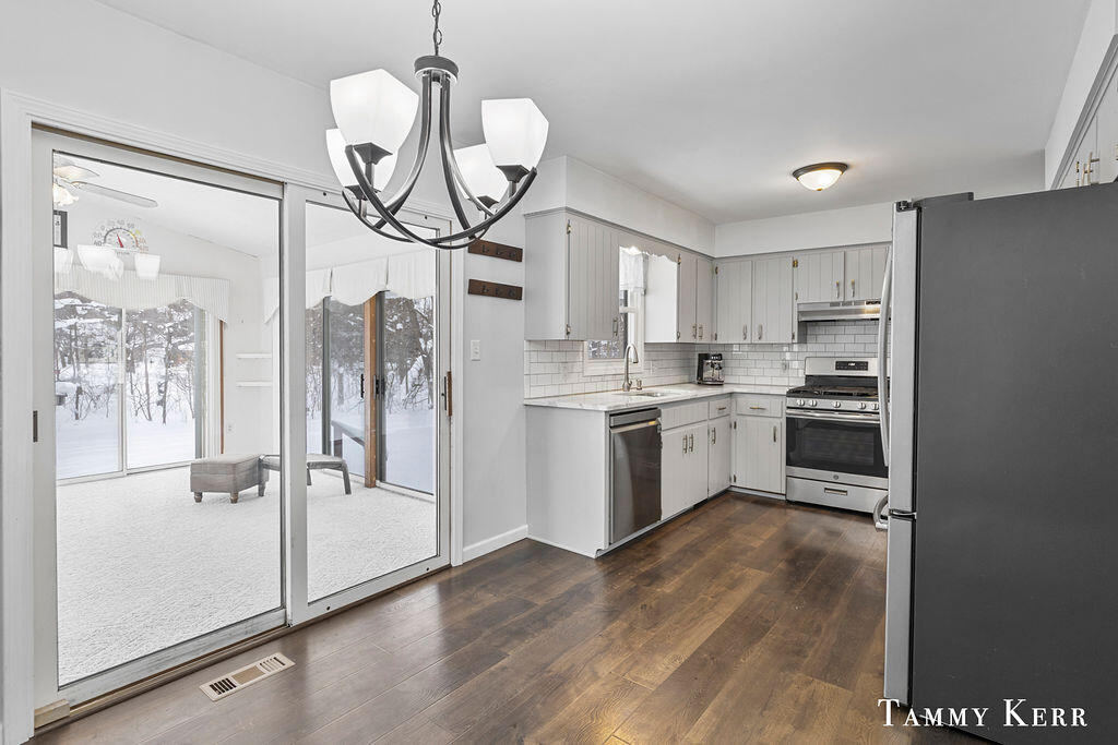 3665 Remembrance Road NW