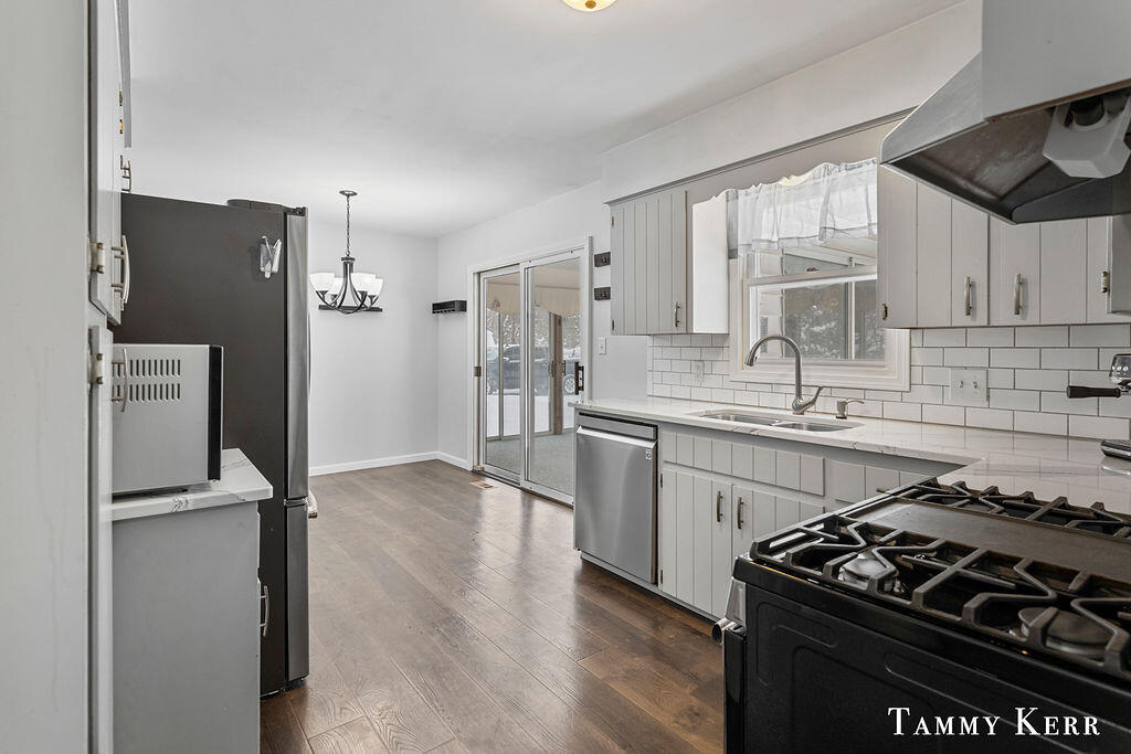 3665 Remembrance Road NW