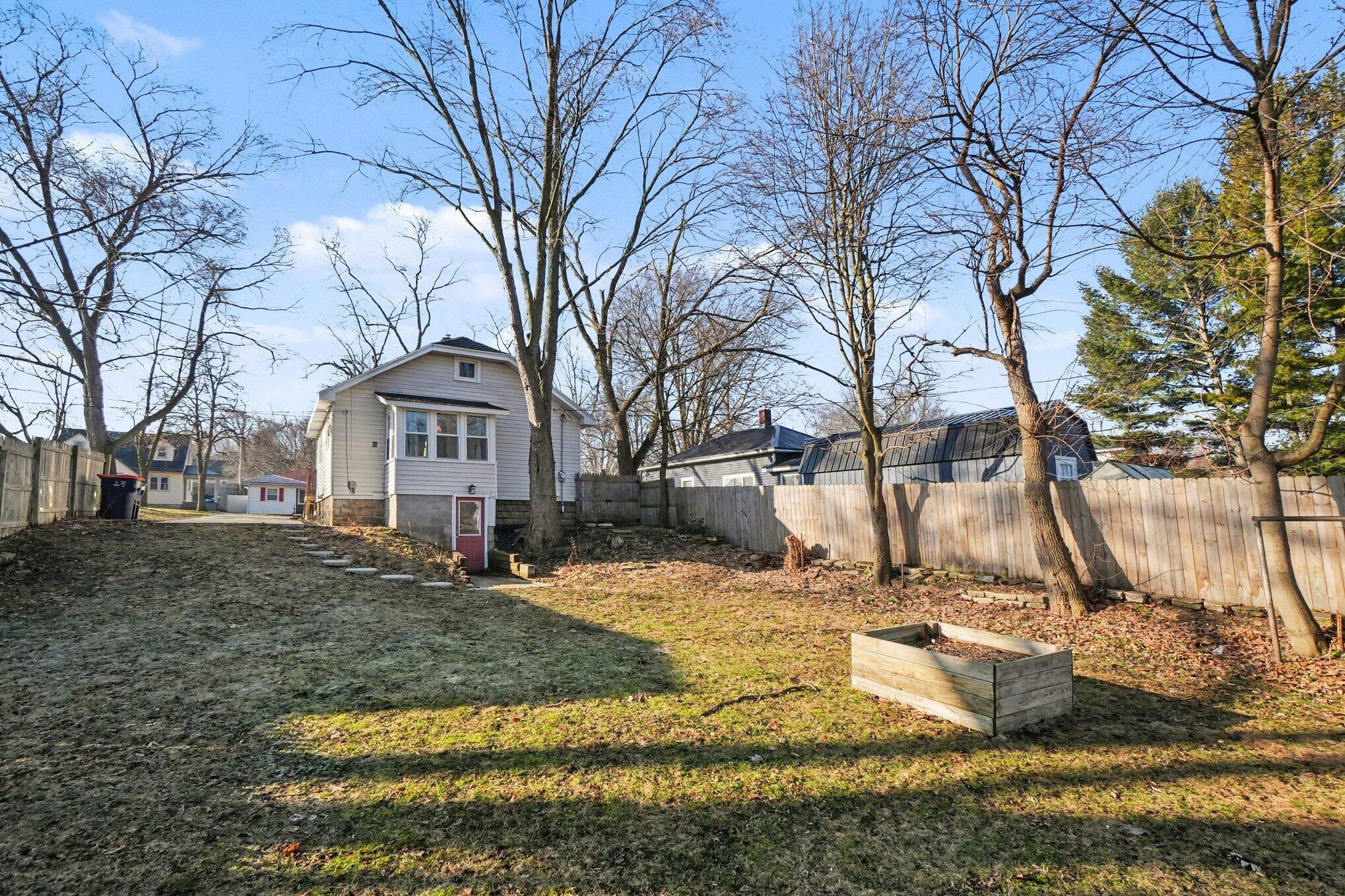 133 E 20th Street