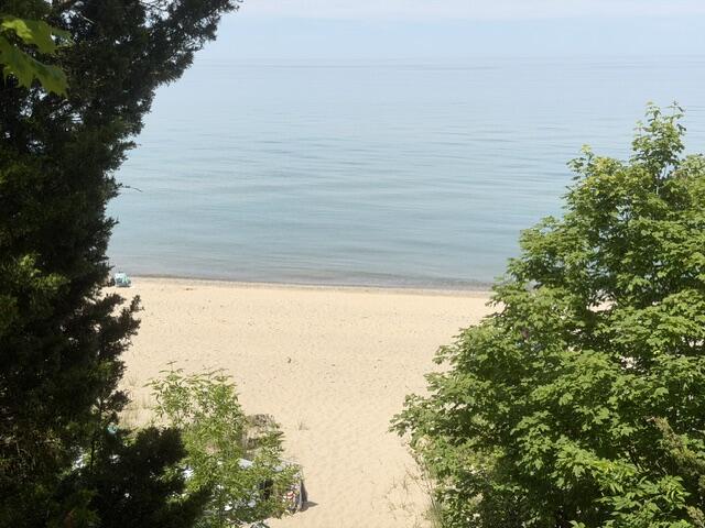 7368 Beachview Drive