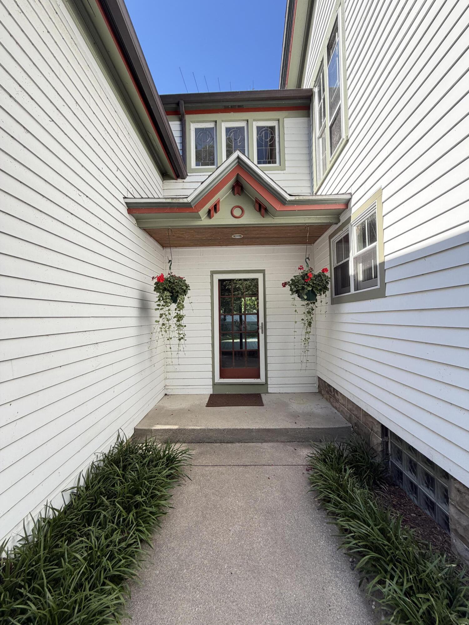 34 S Spring Street