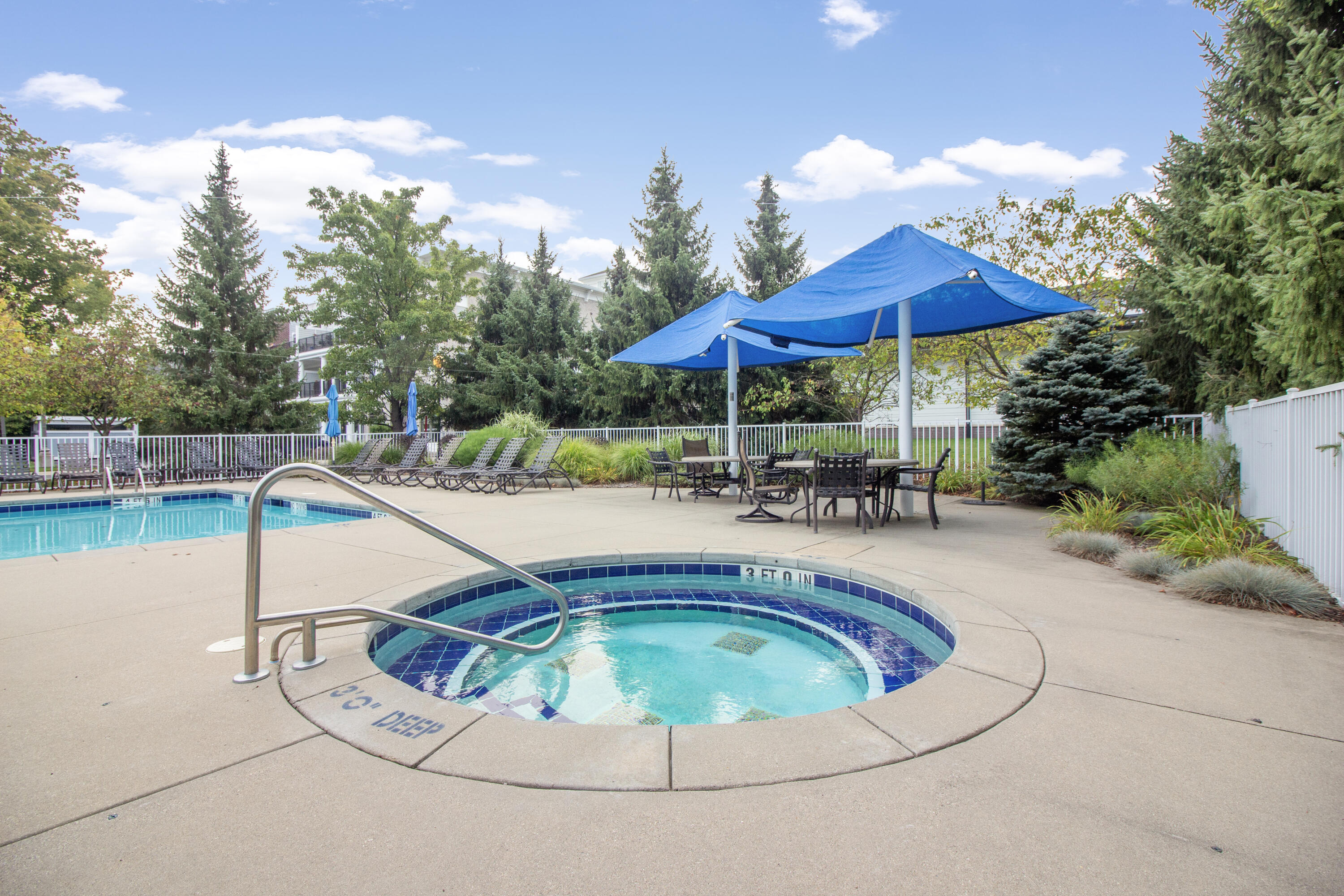 160 Keewatin Way D
