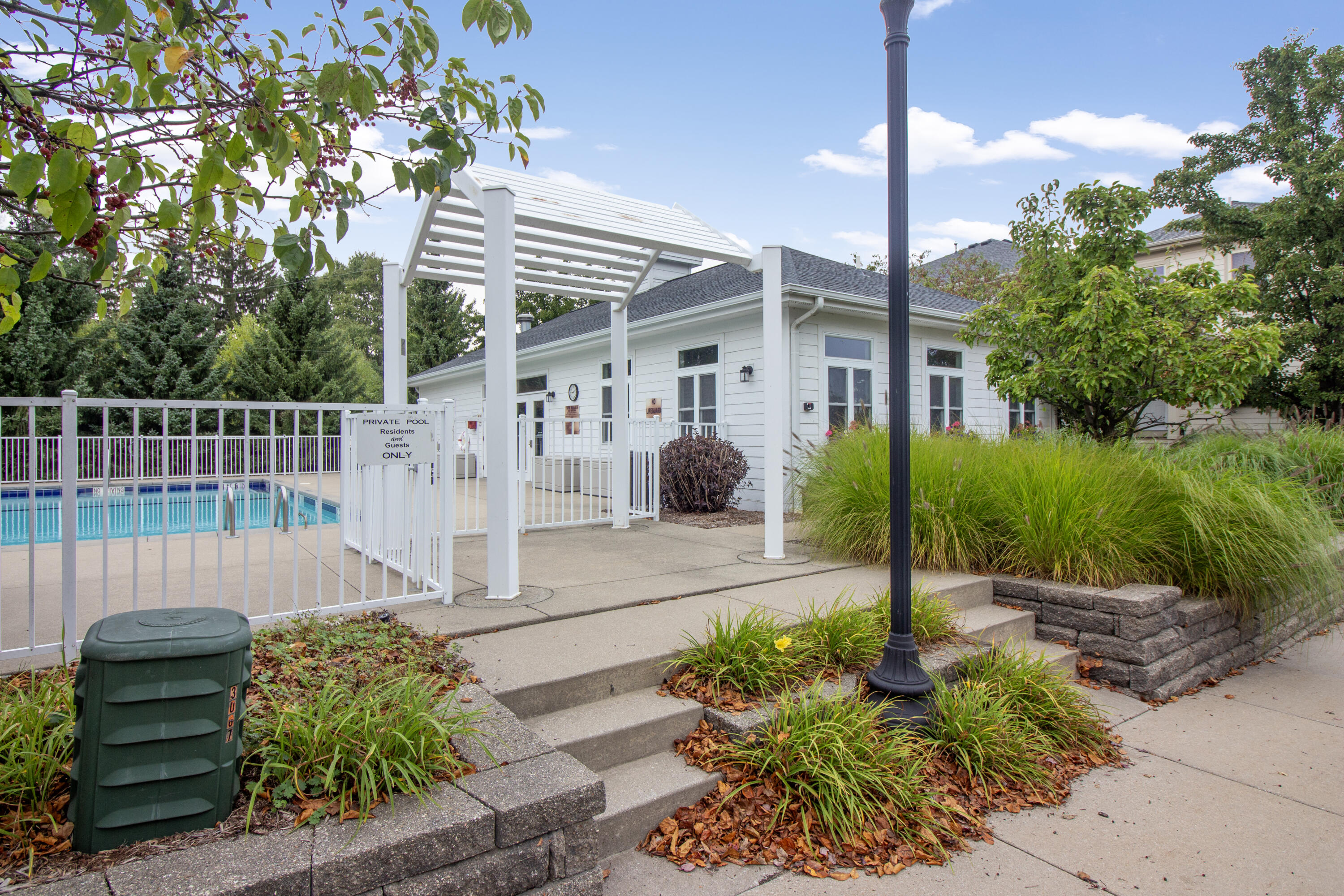 160 Keewatin Way D