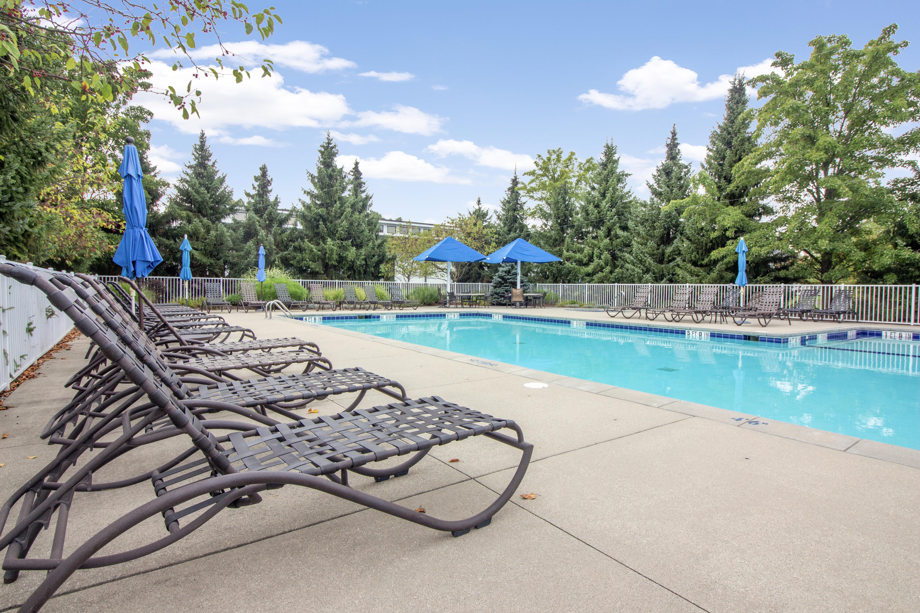 160 Keewatin Way D