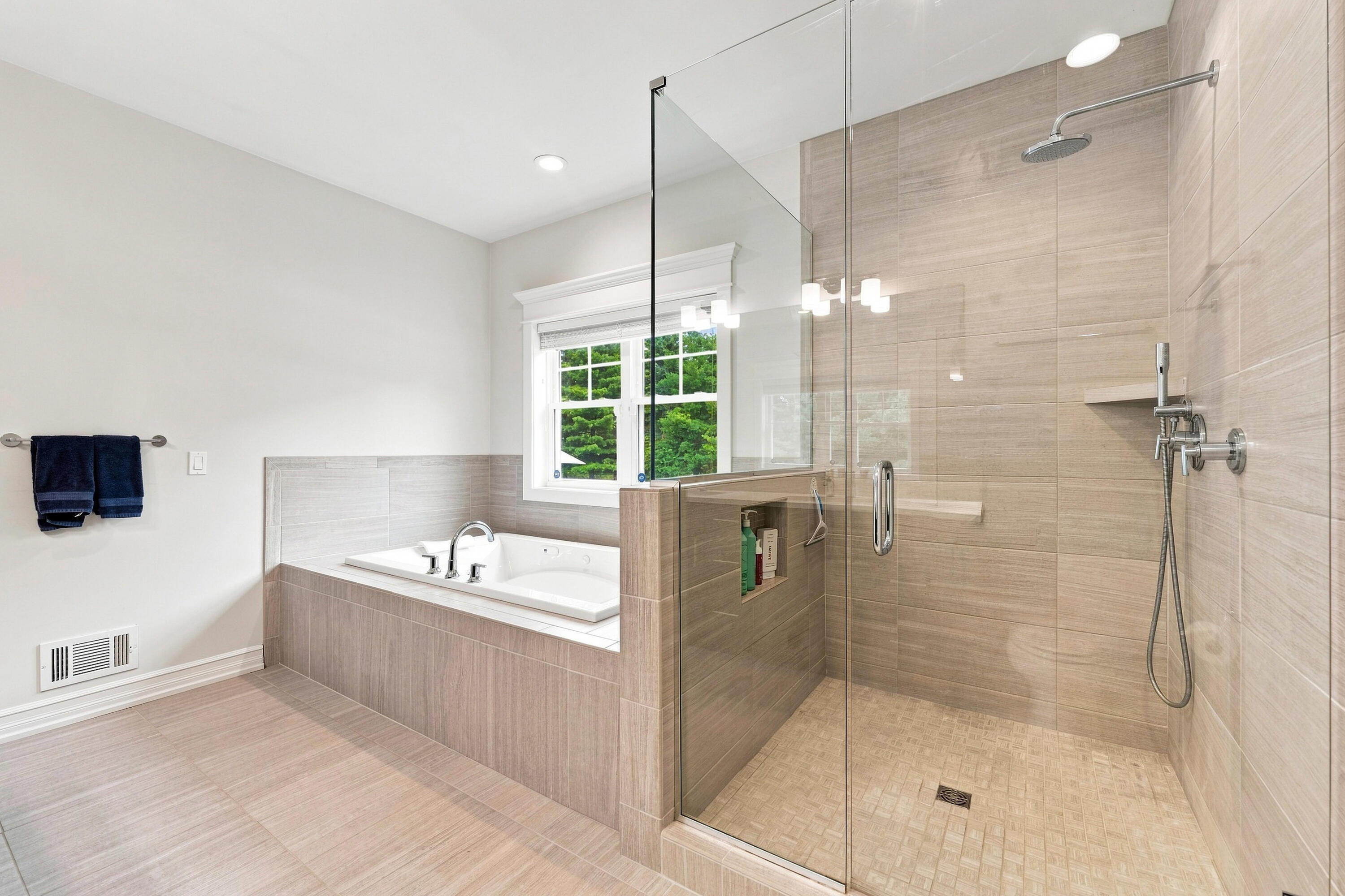 341 Parkside Lane