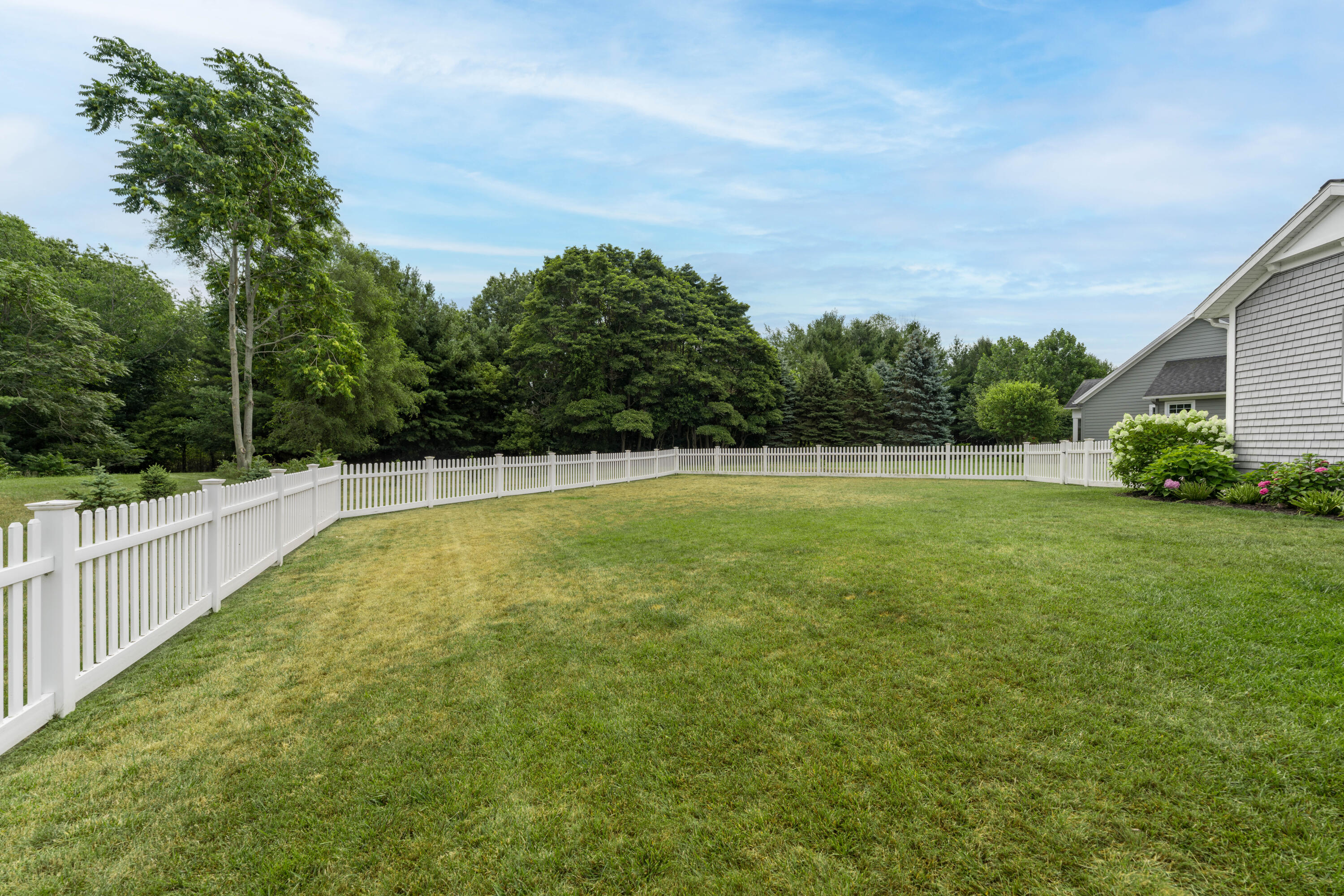341 Parkside Lane
