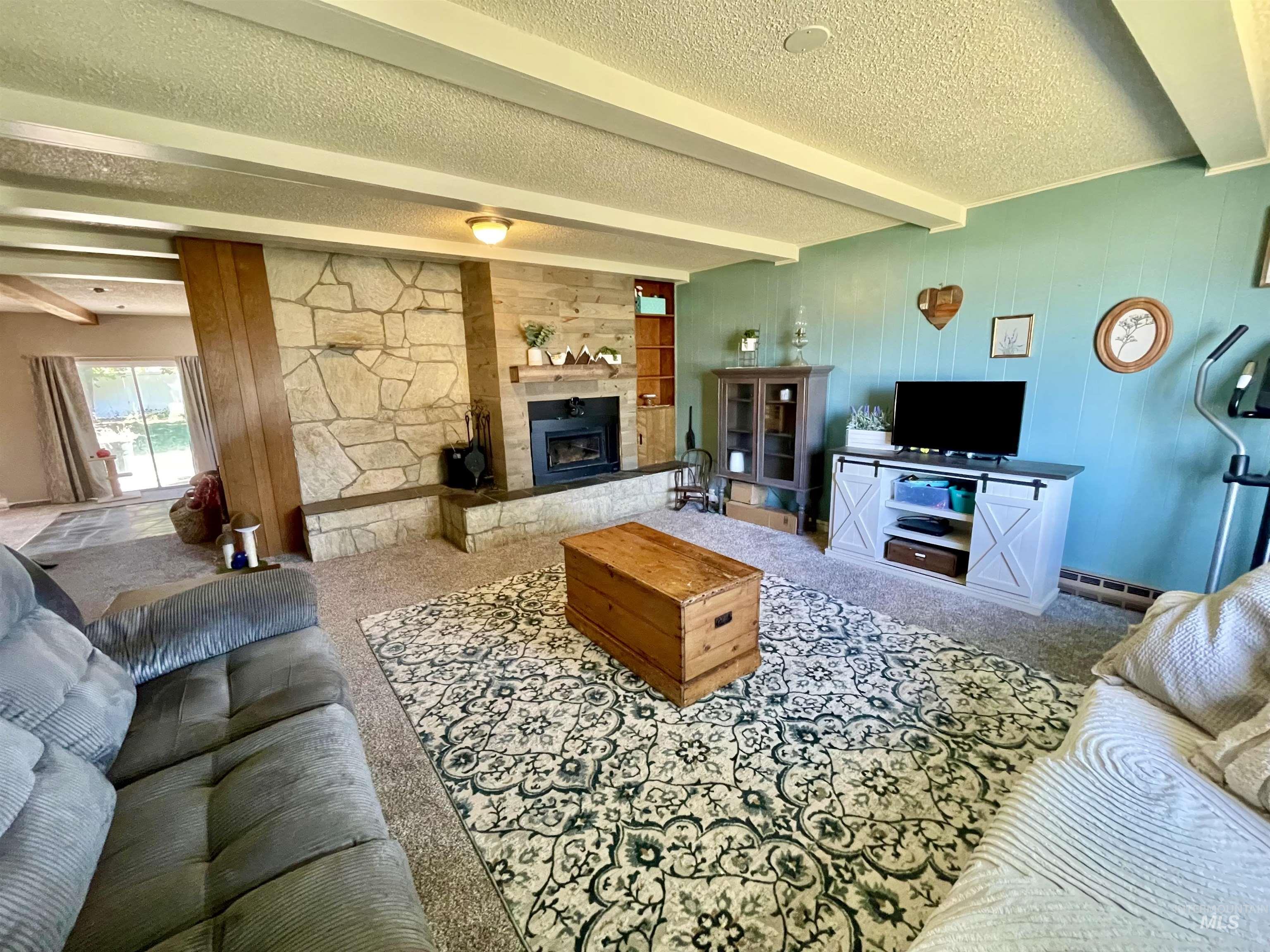 608 Villard Ave