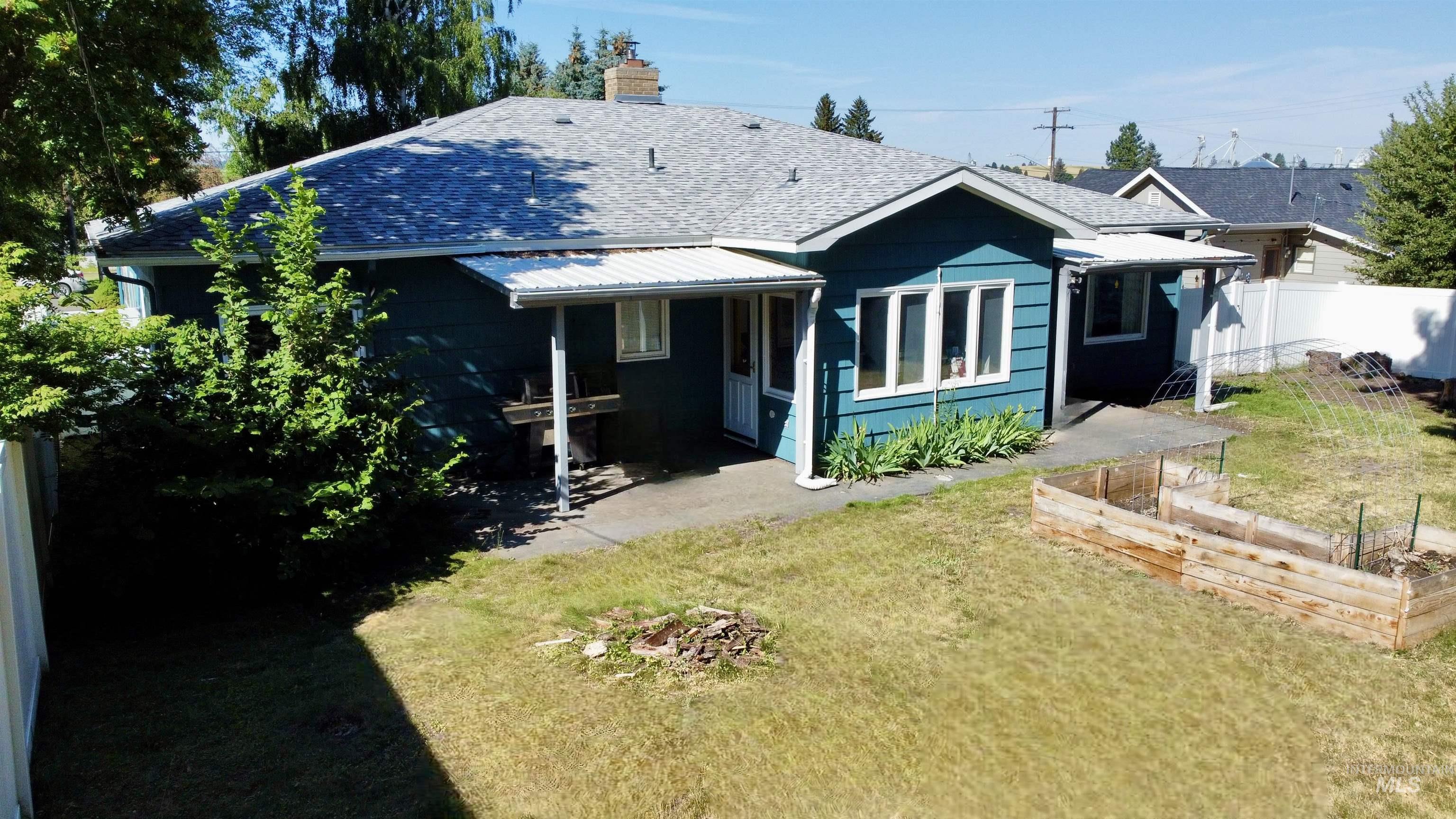 608 Villard Ave