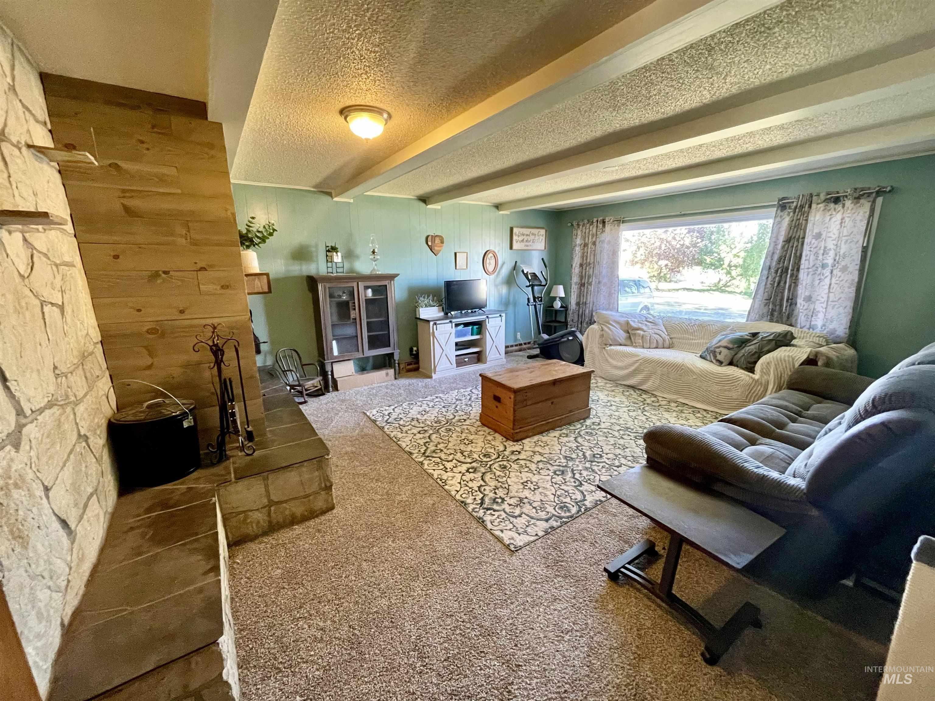 608 Villard Ave
