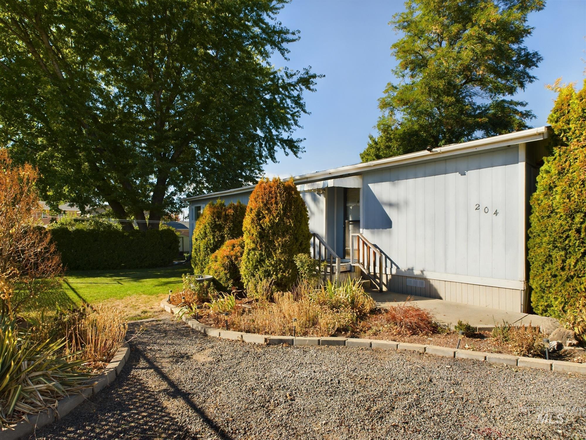 204 S Garden Court