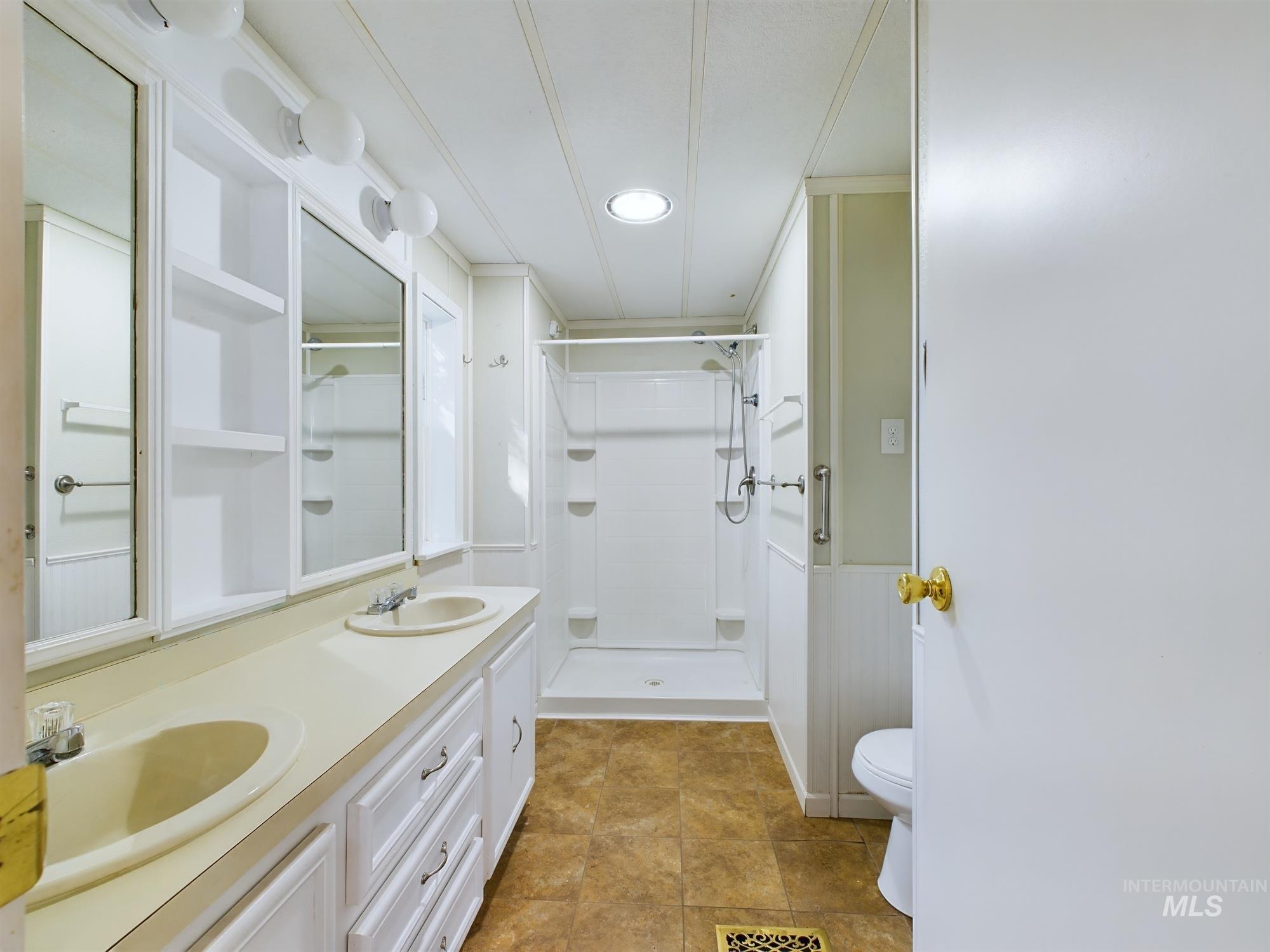 204 S Garden Court
