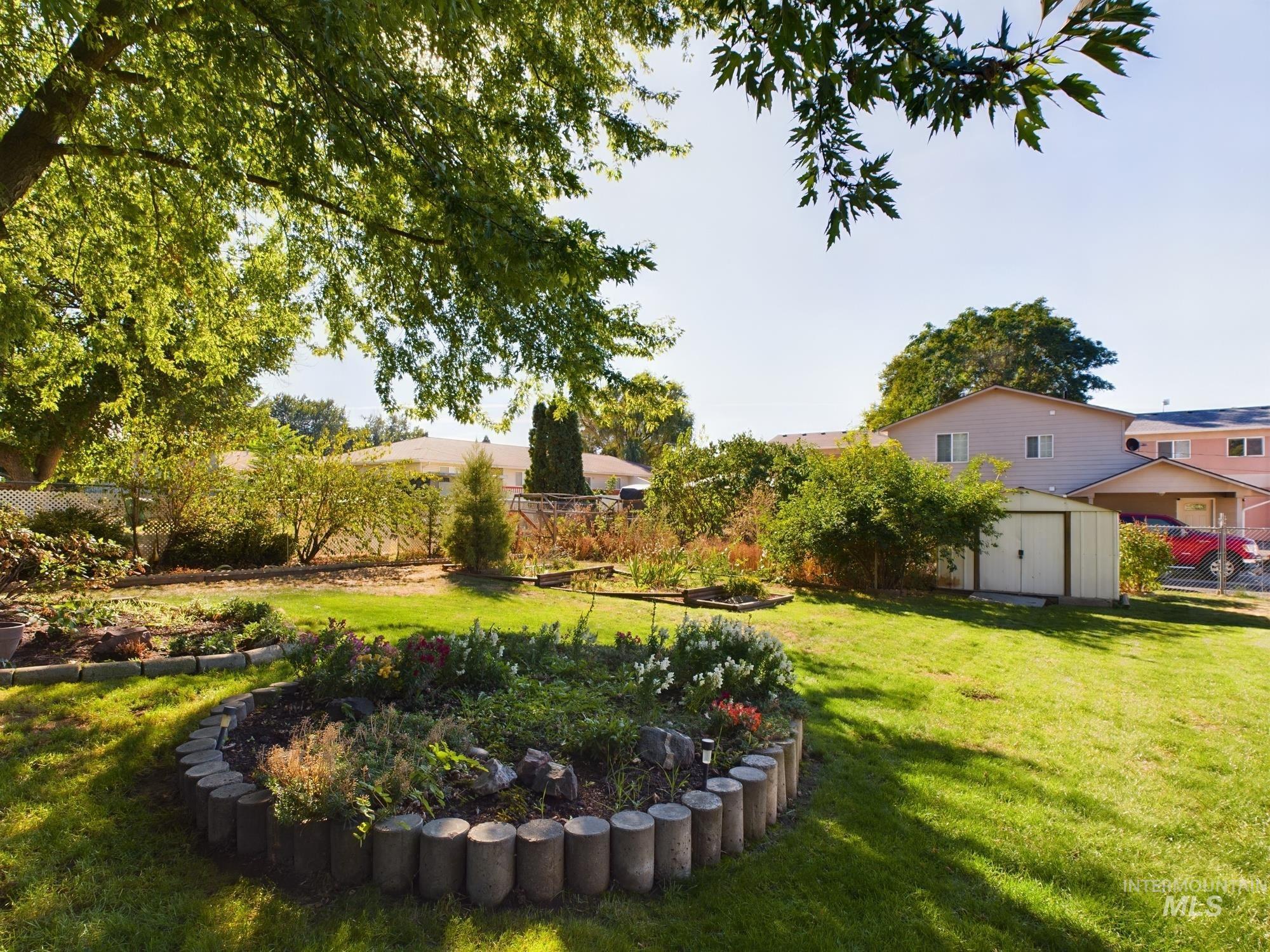 204 S Garden Court