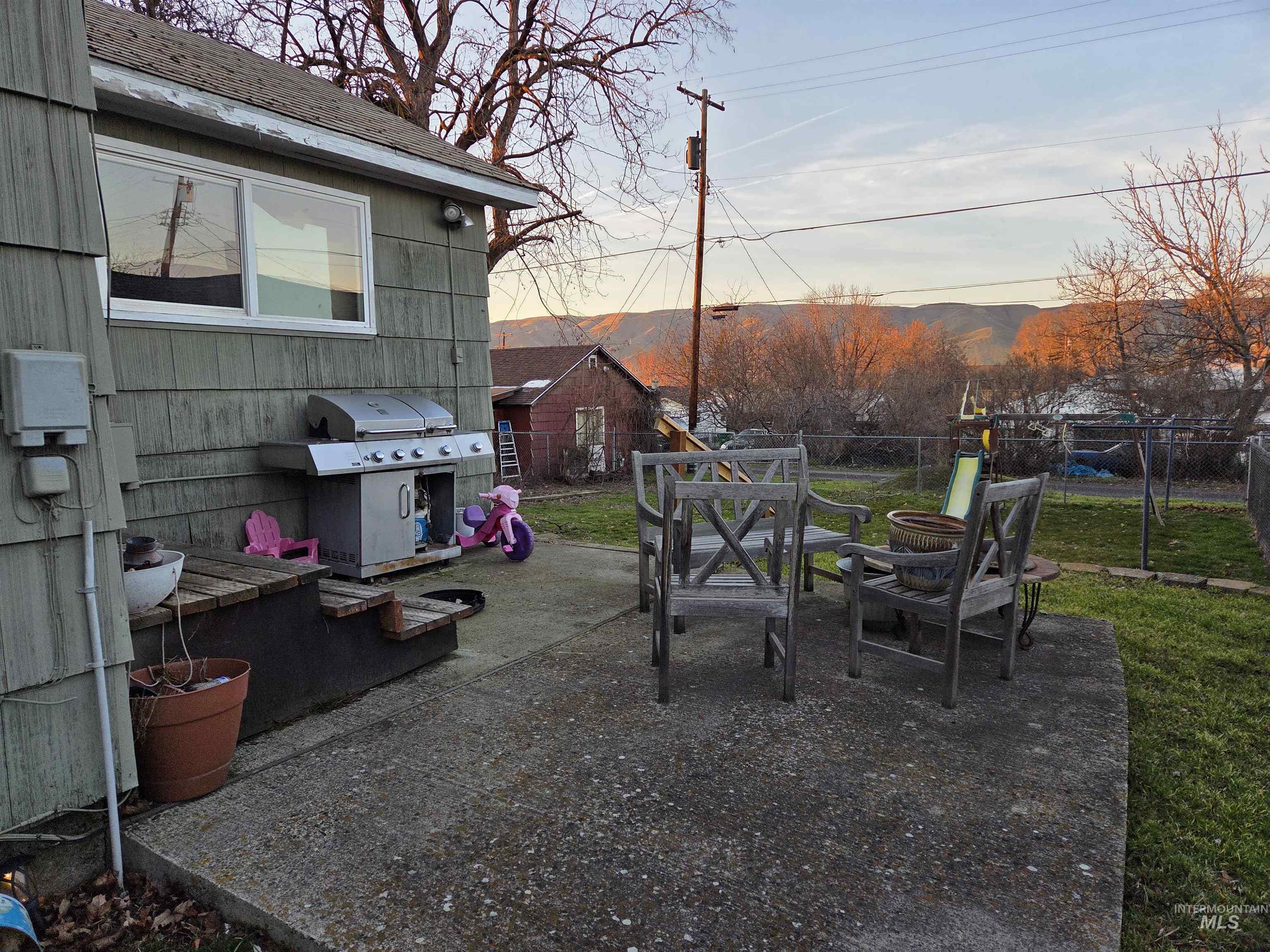 1417 19th Ave