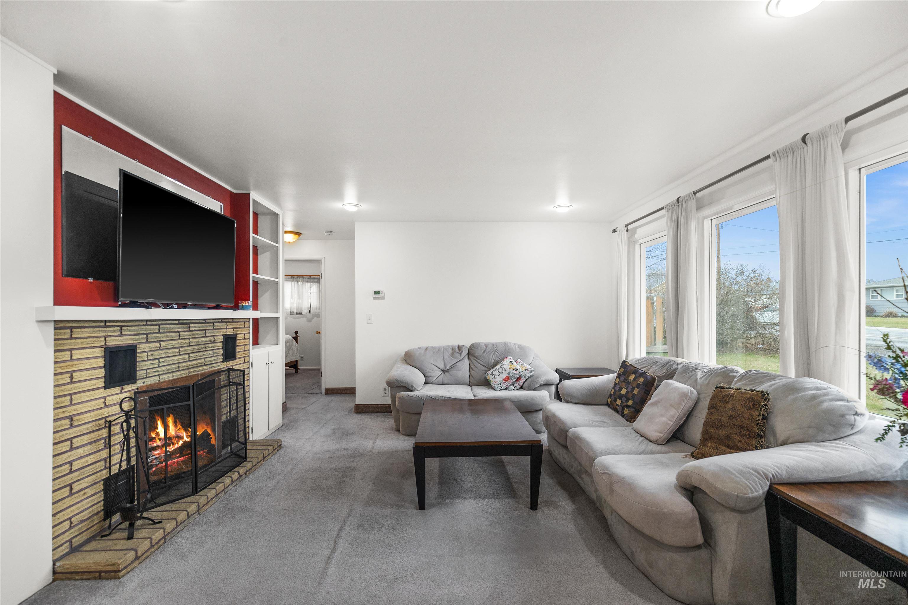 811 Preston Ave