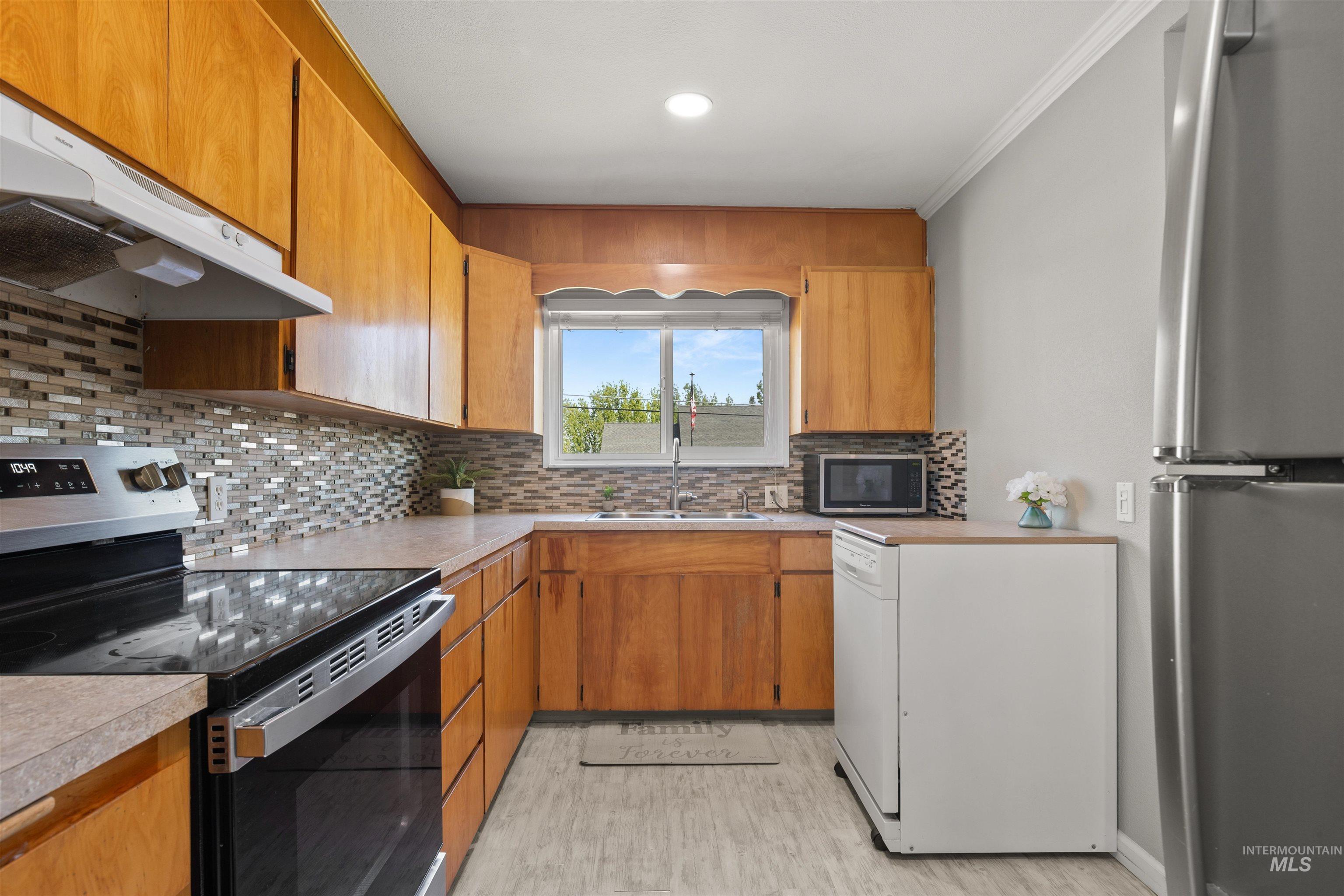 1924 Cedar Avenue
