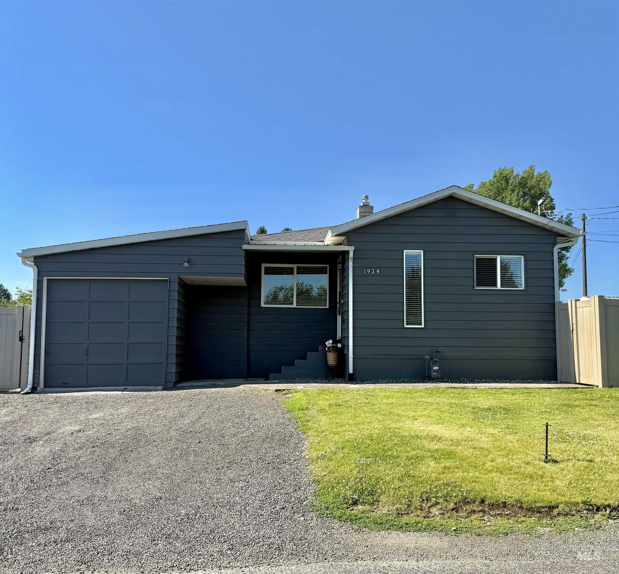 1924 Cedar Avenue