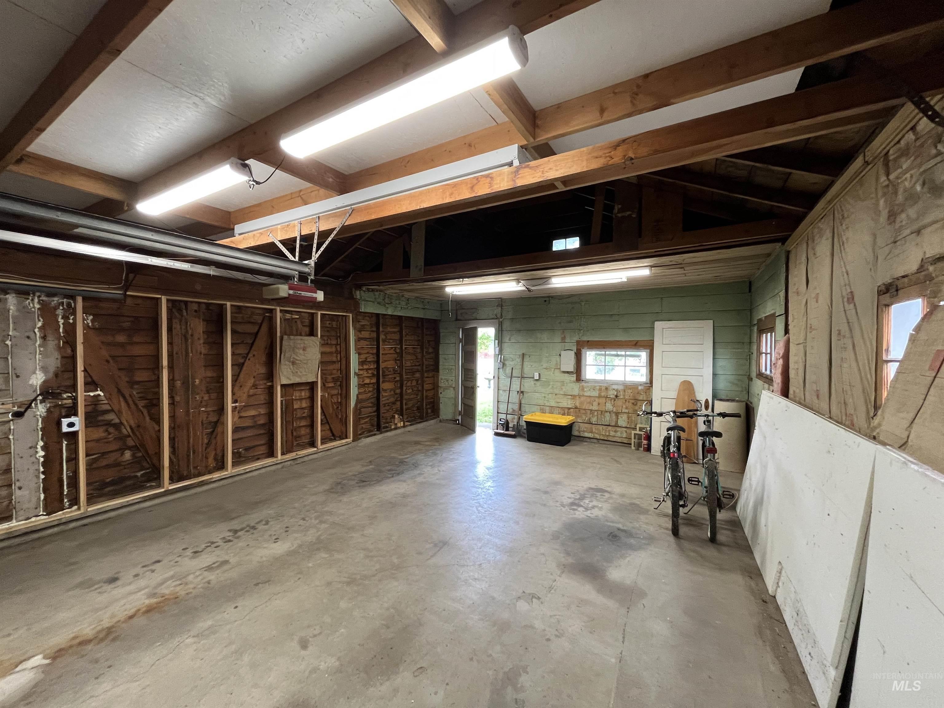 1114 12th Ave