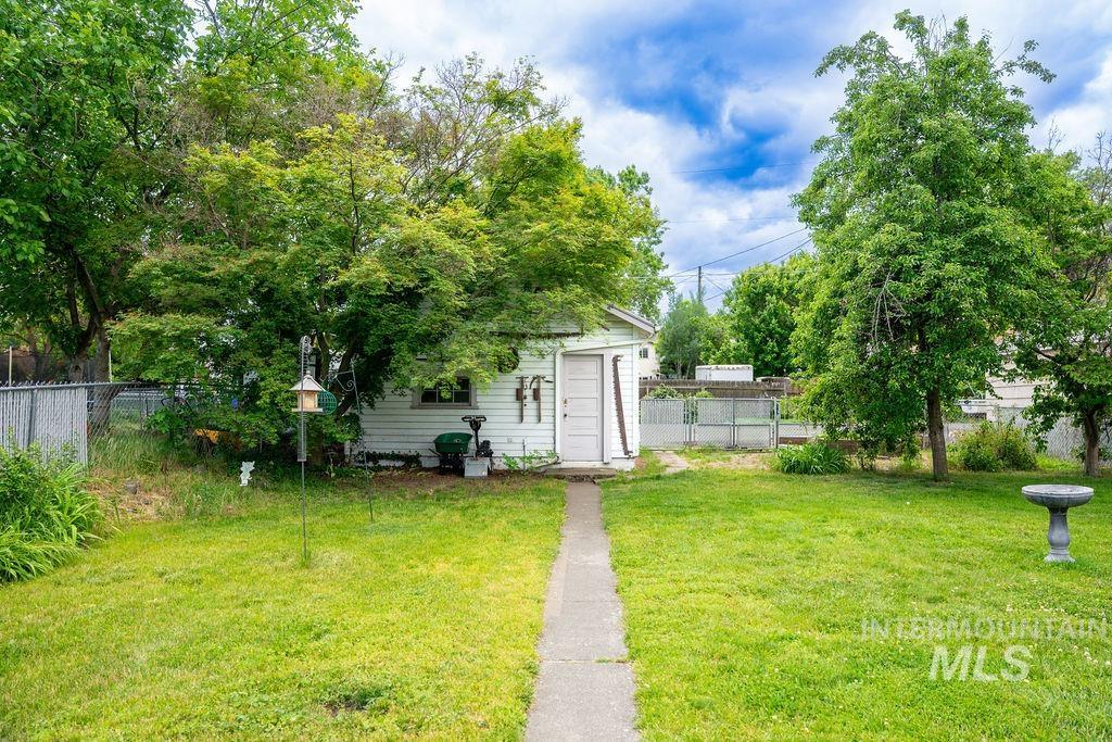 1114 12th Ave