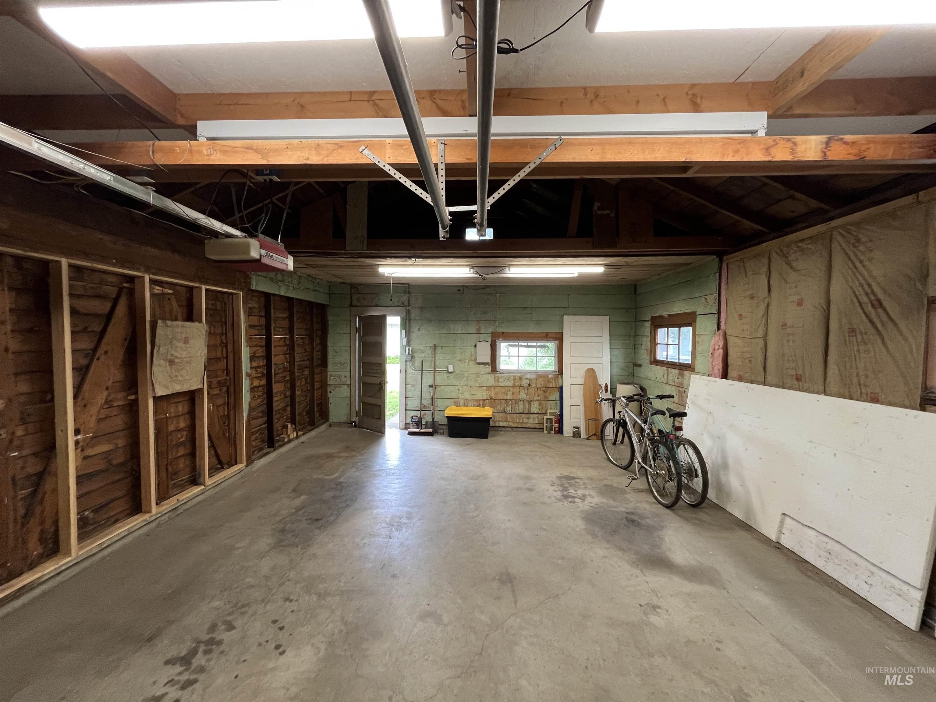1114 12th Ave