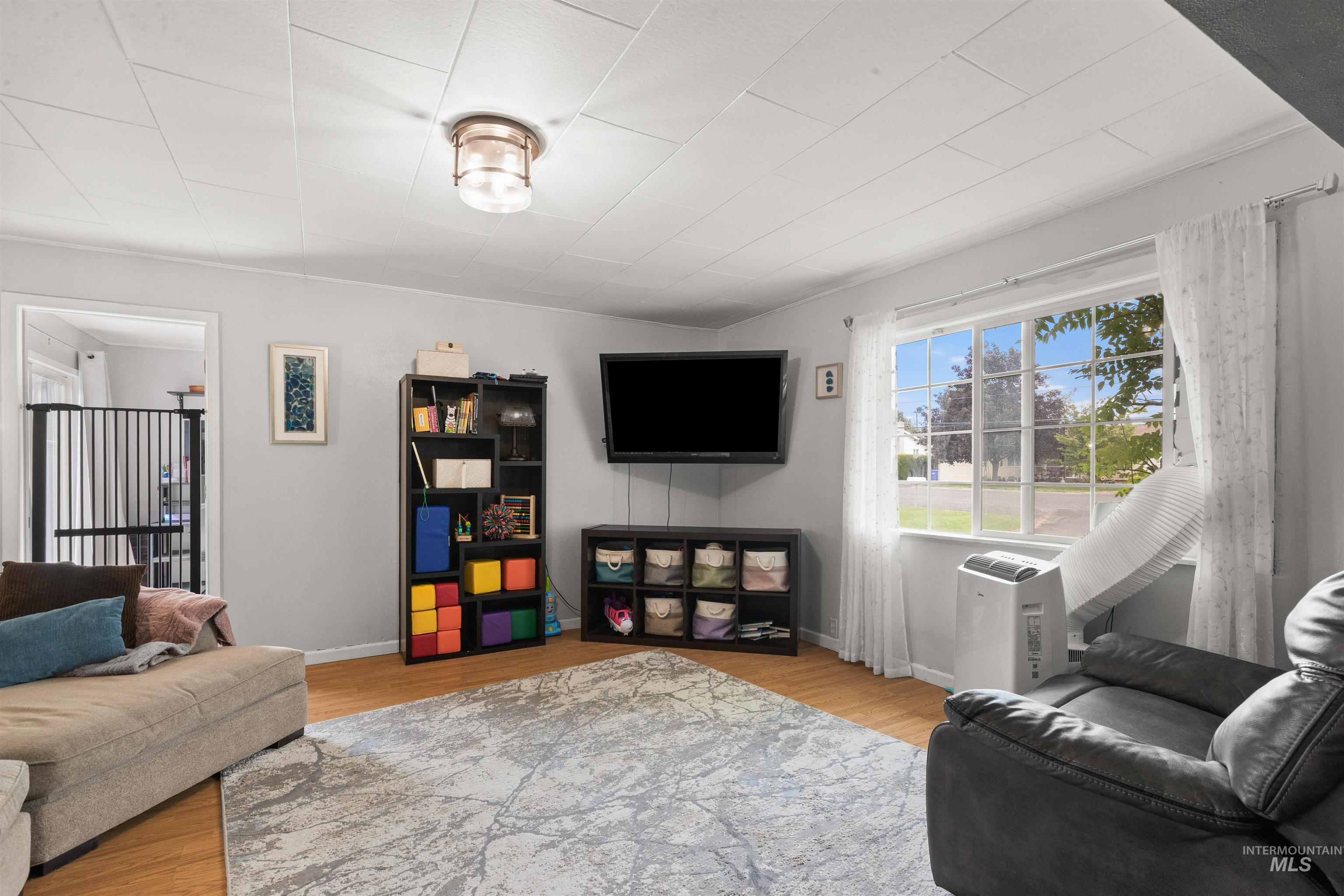 1412 Grelle Ave