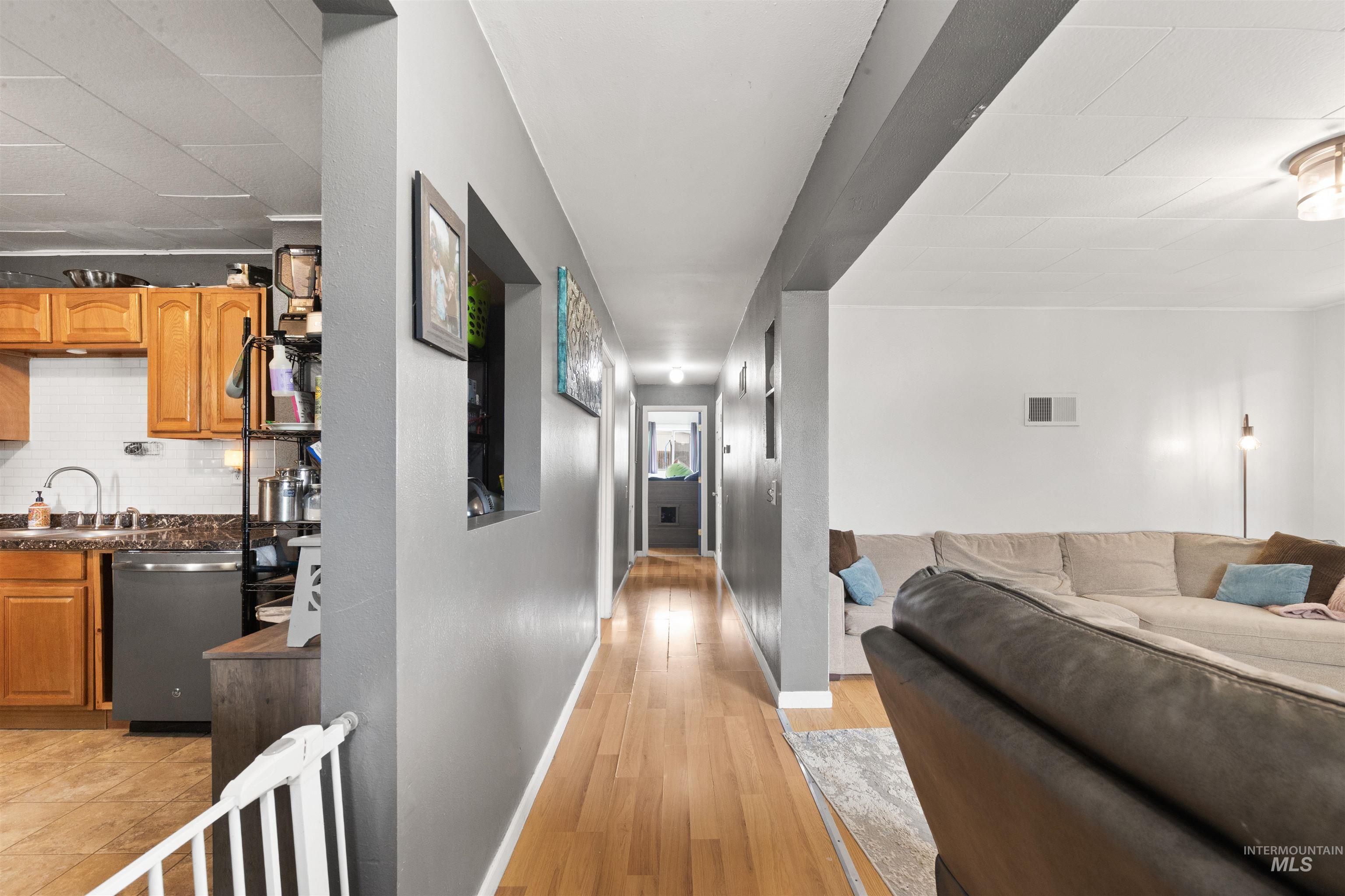 1412 Grelle Ave