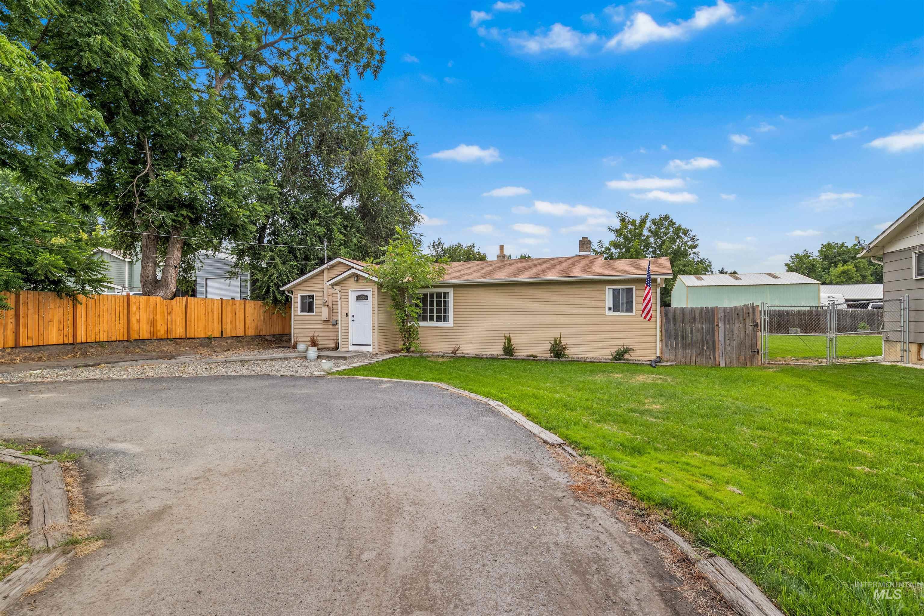 1412 Grelle Ave