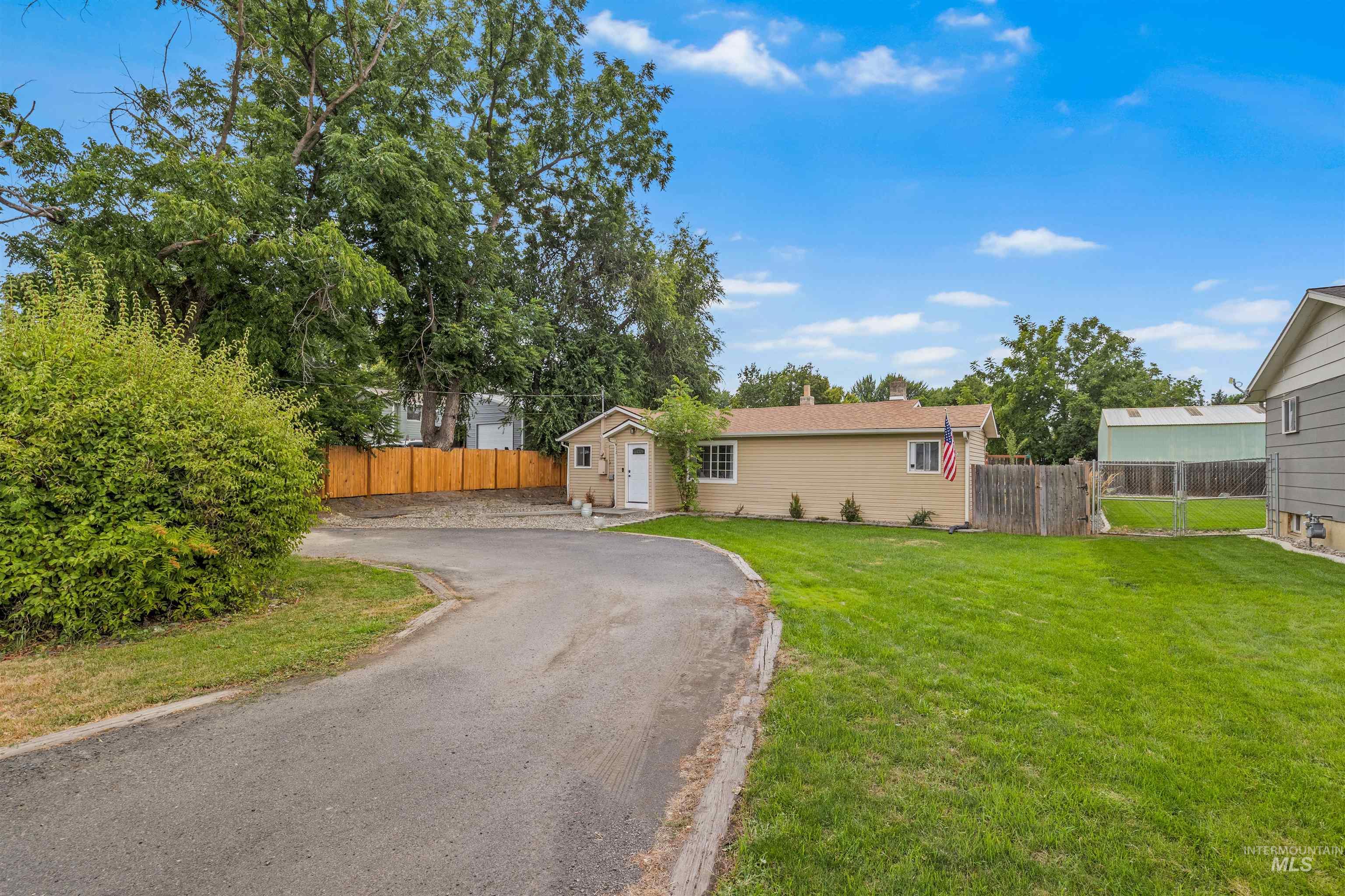 1412 Grelle Ave