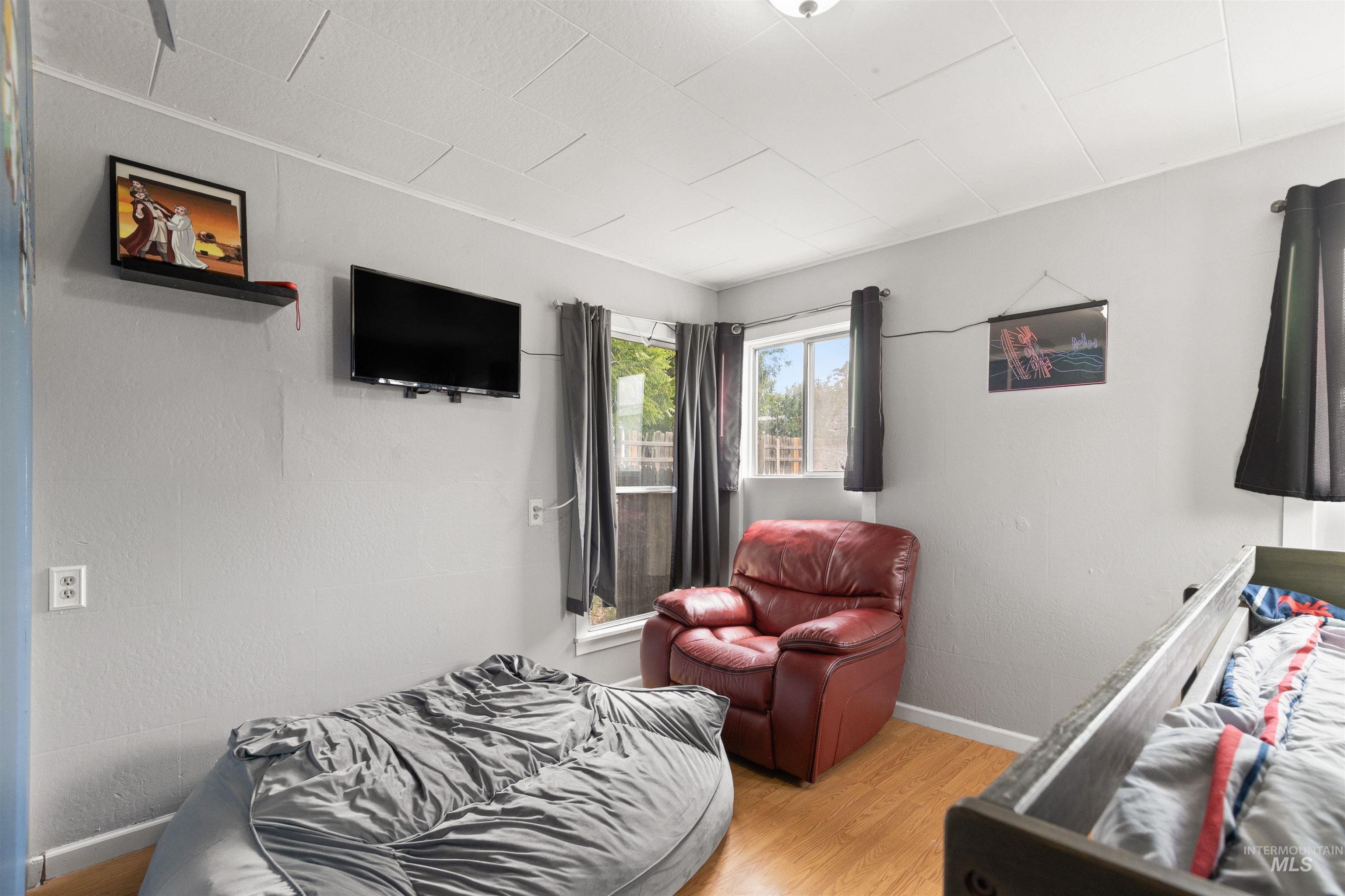 1412 Grelle Ave
