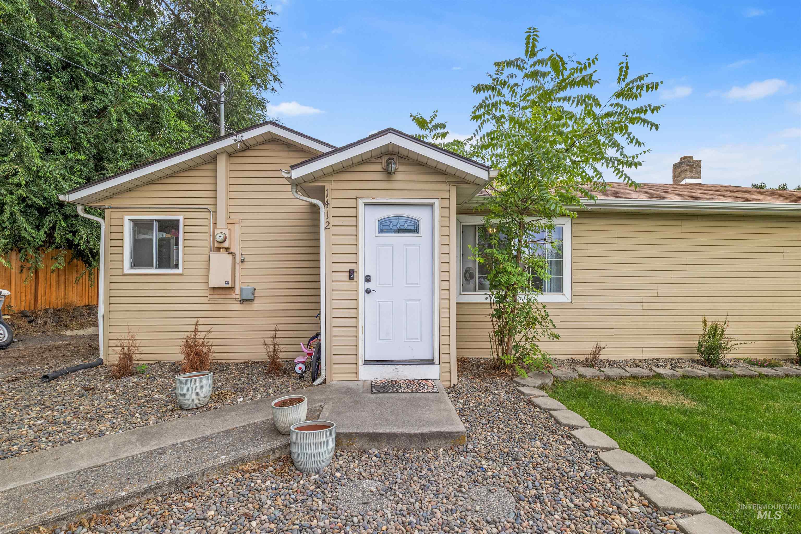 1412 Grelle Ave
