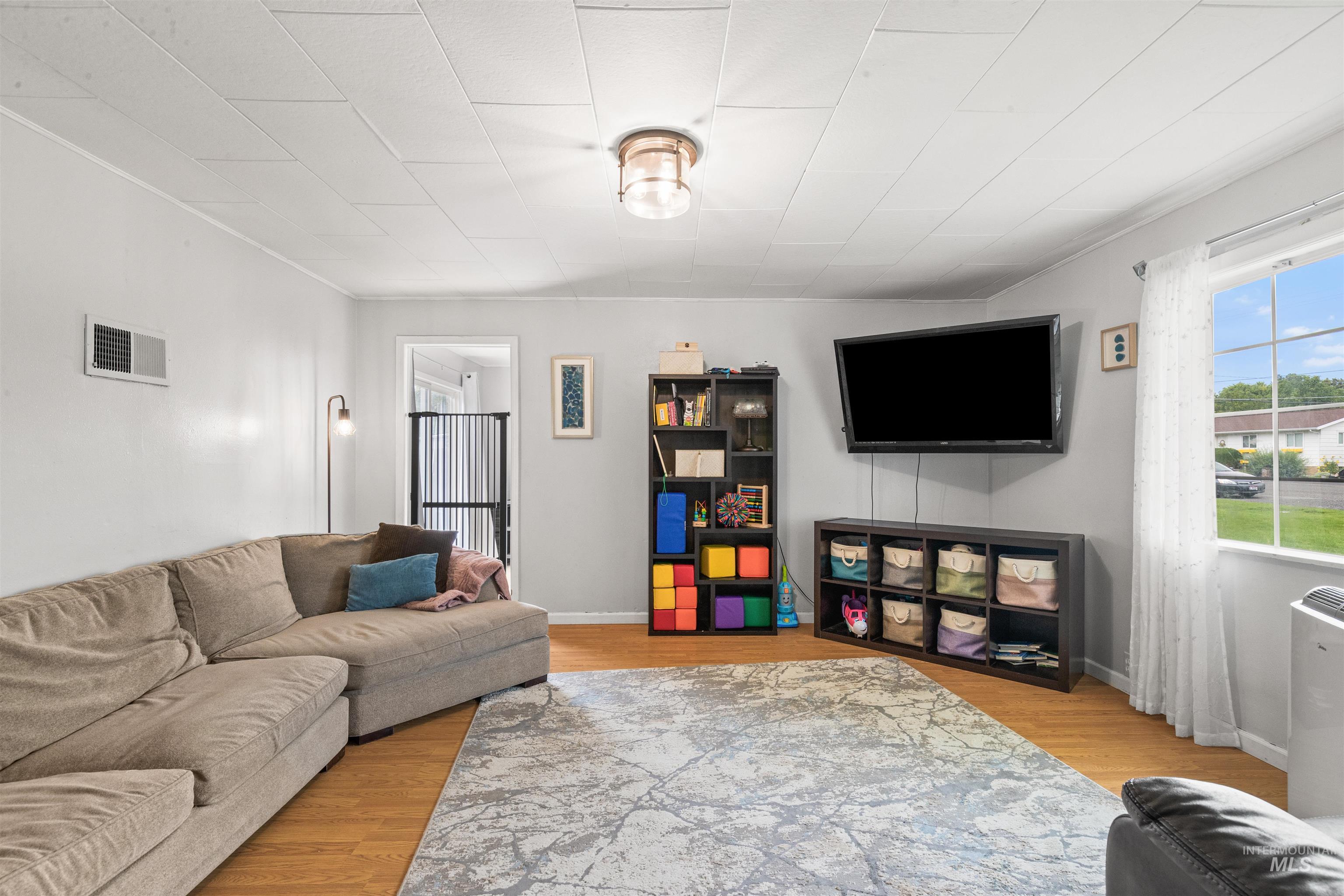 1412 Grelle Ave