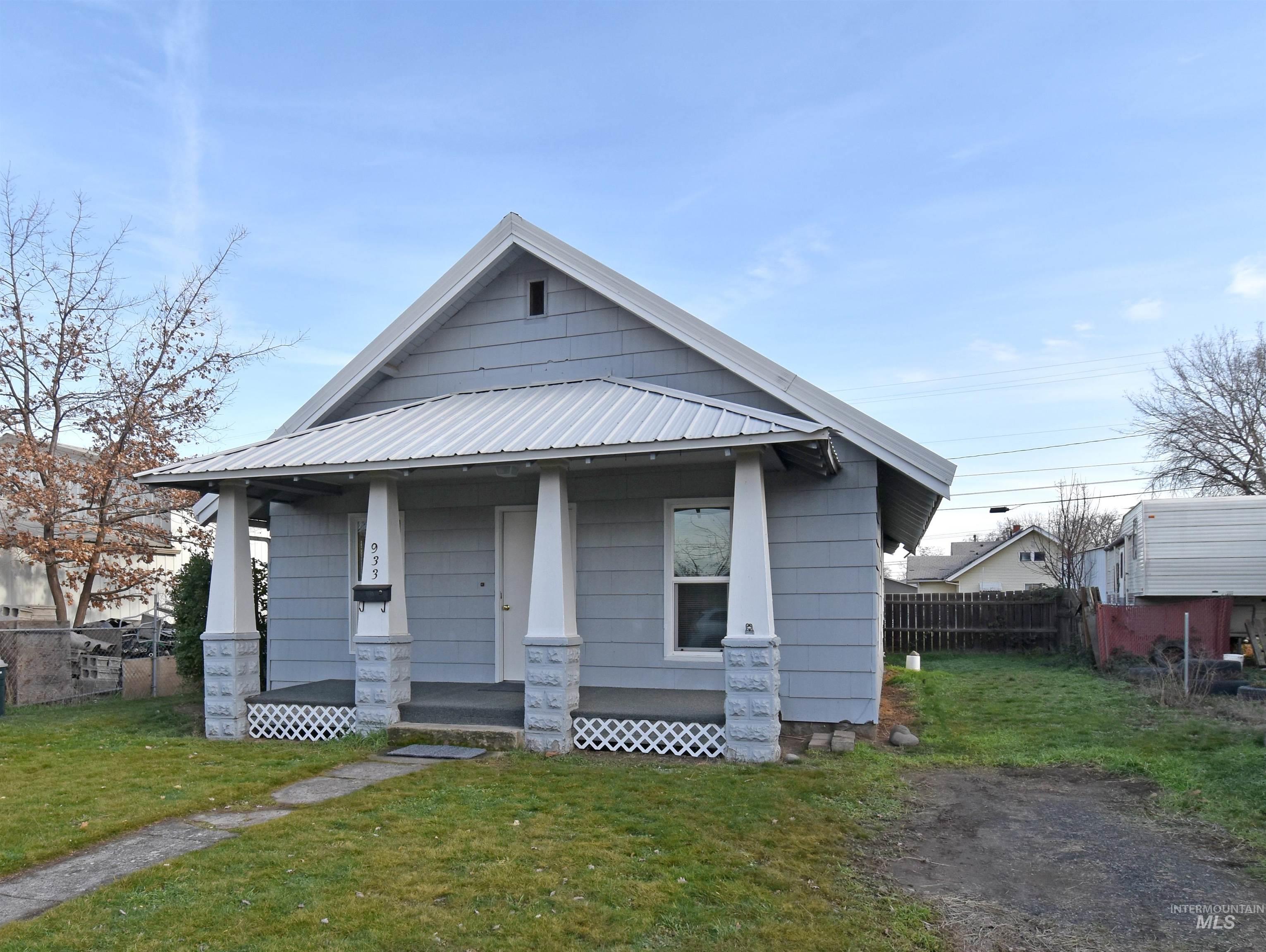 933 9th Street
