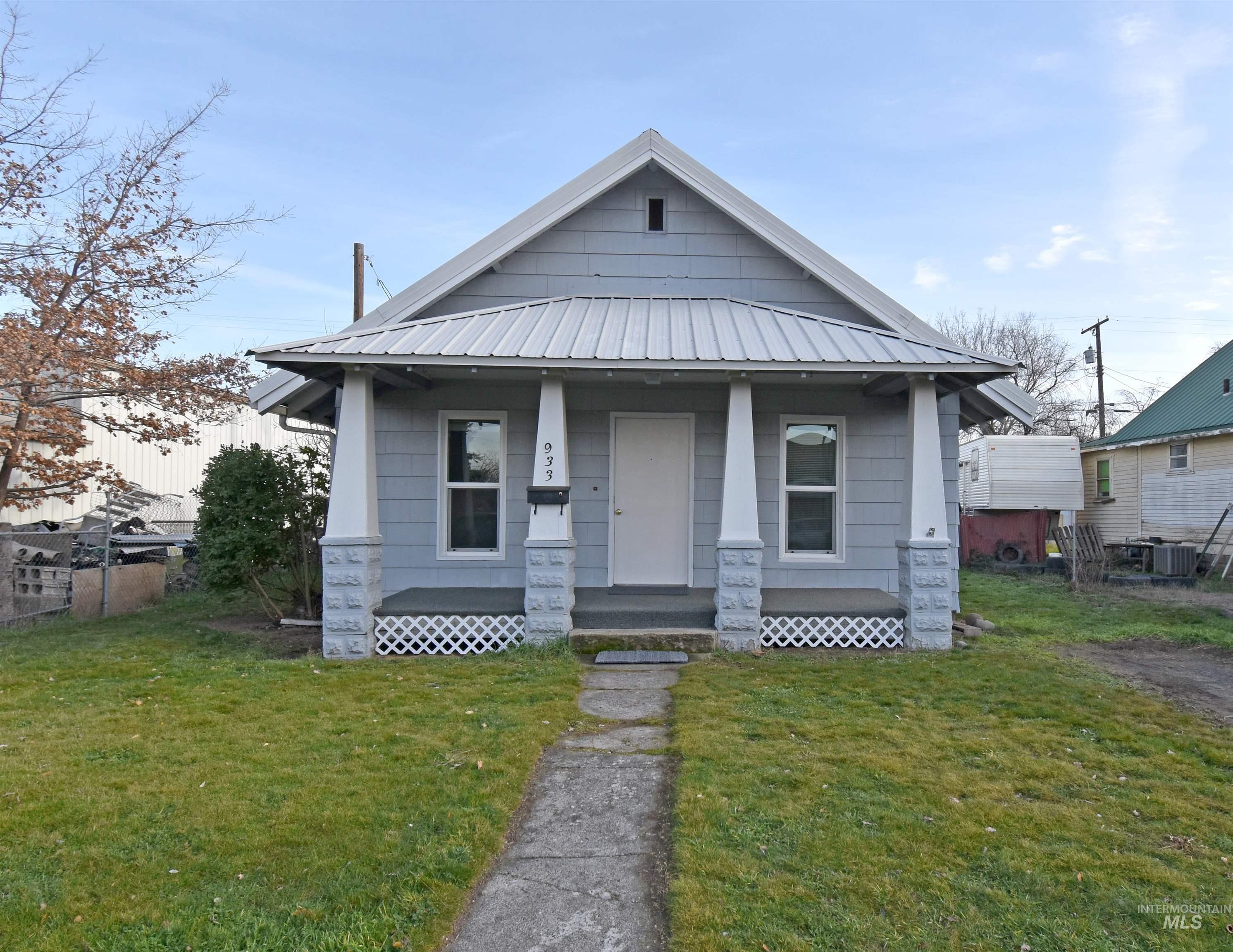 933 9th Street