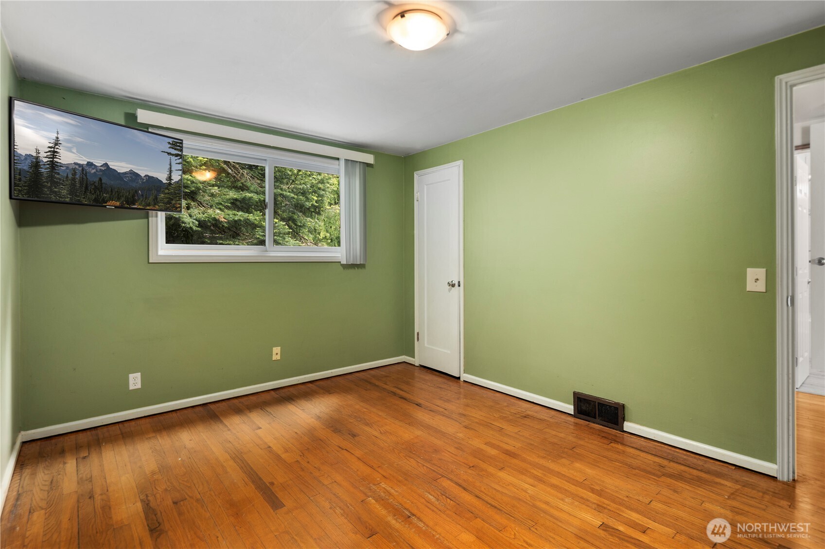 17036 14th Avenue NE