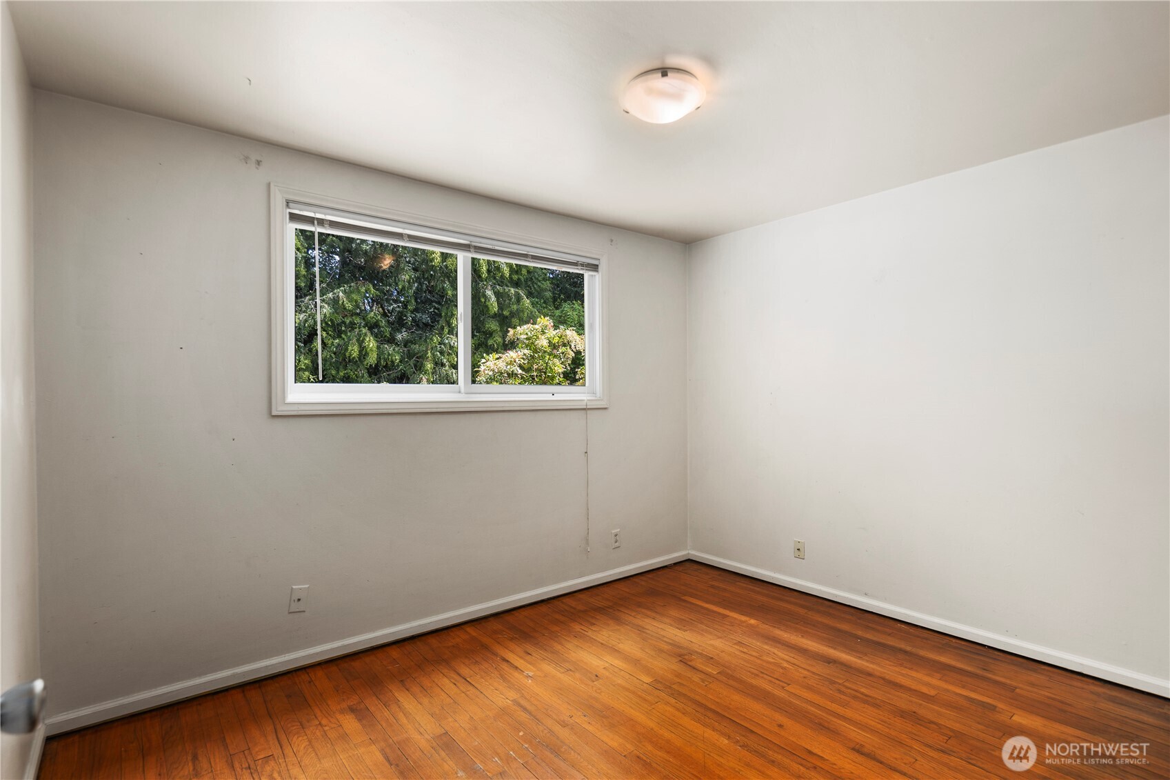 17036 14th Avenue NE