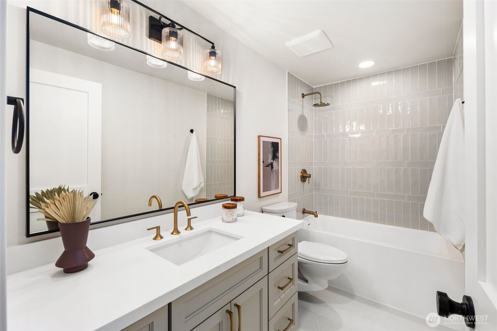 200 James Street Unit: 206