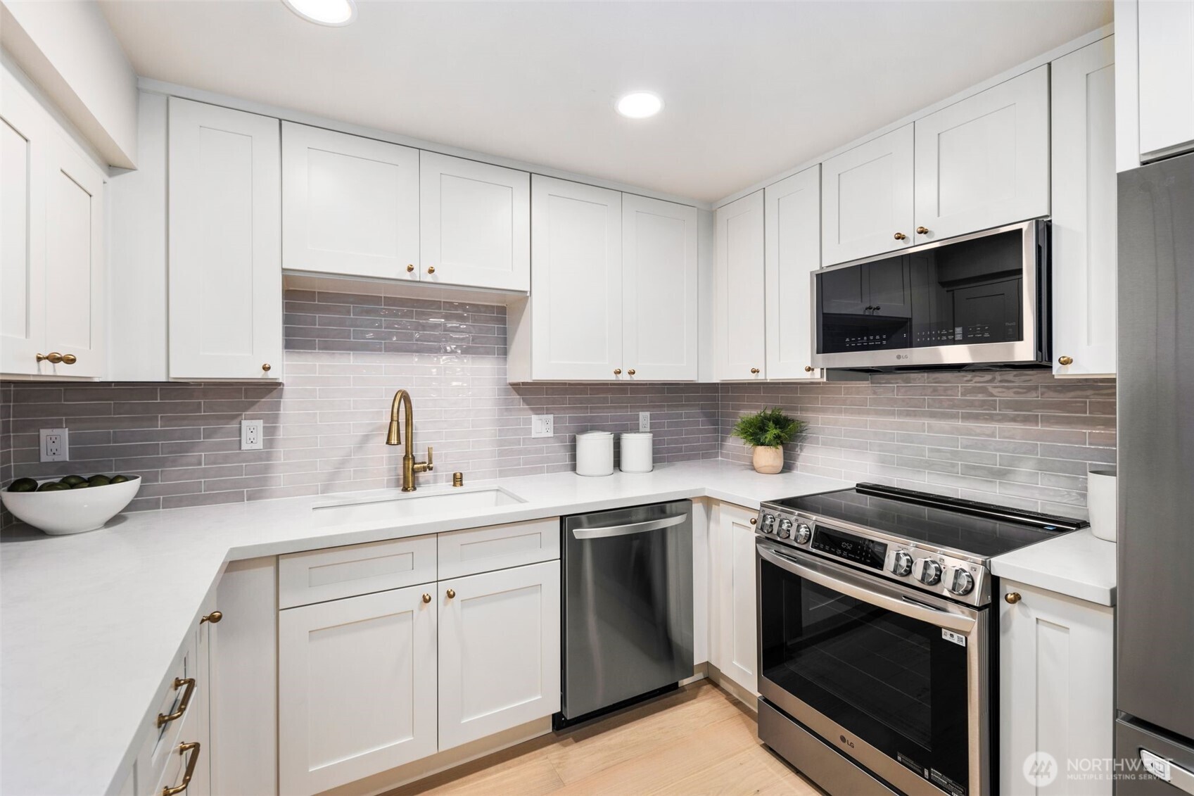 200 James Street Unit: 206