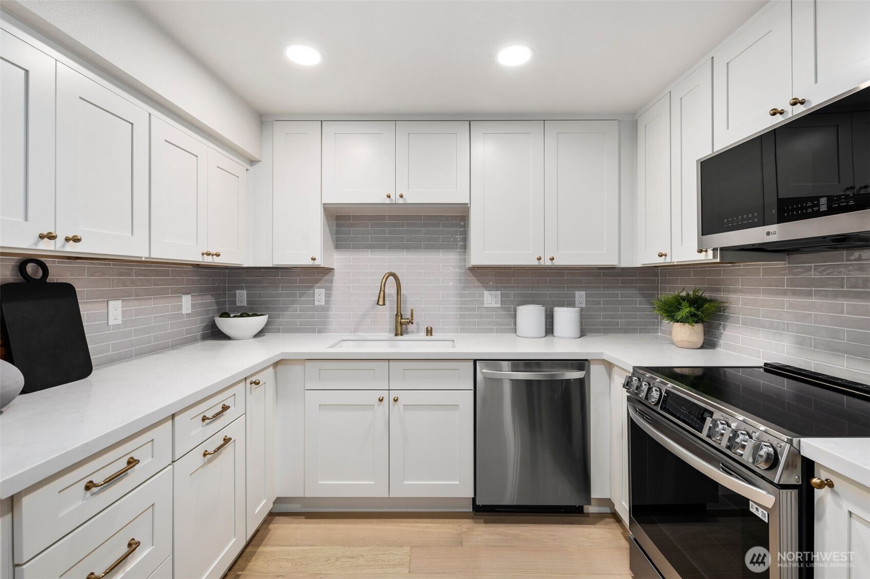 200 James Street Unit: 206