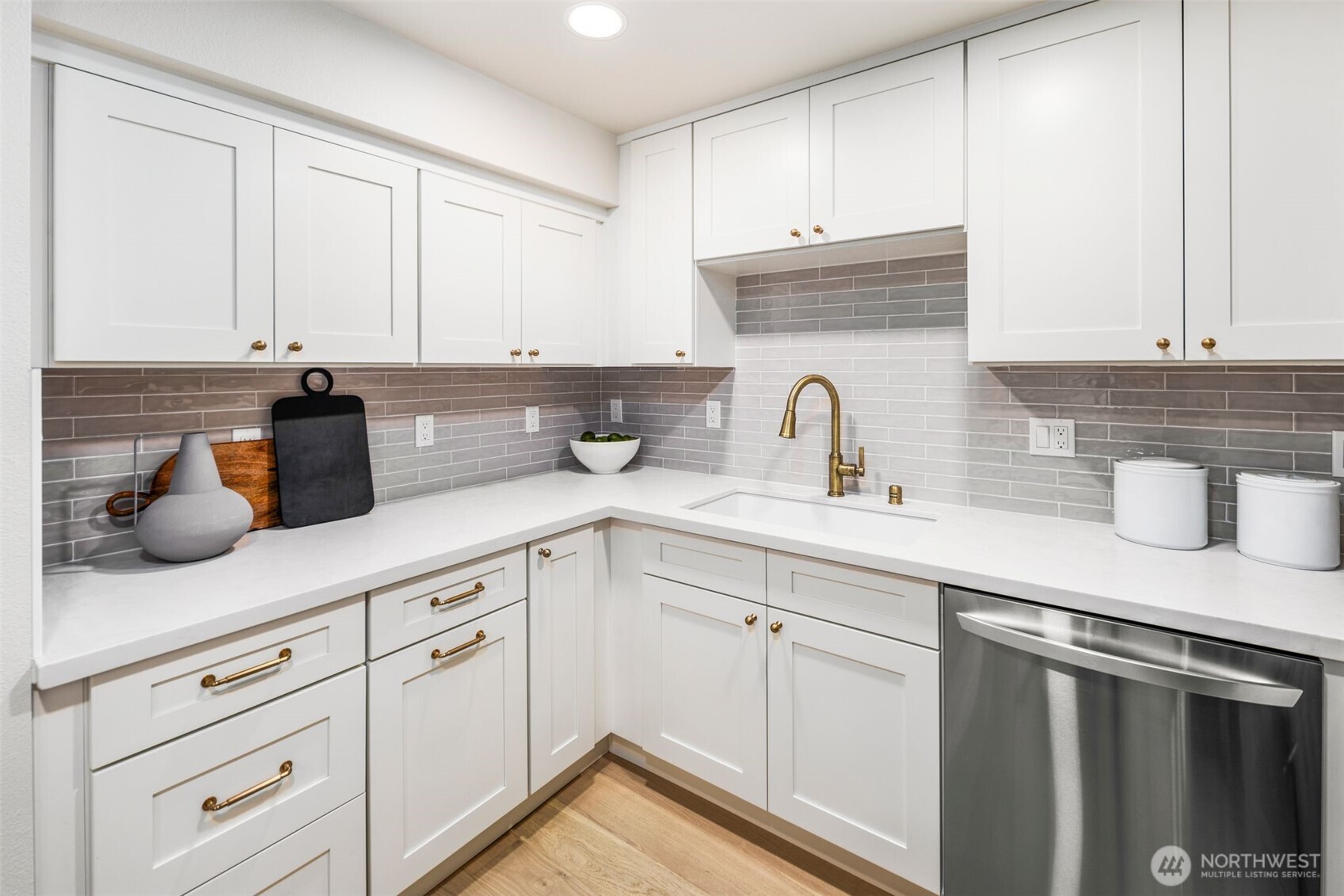 200 James Street Unit: 206