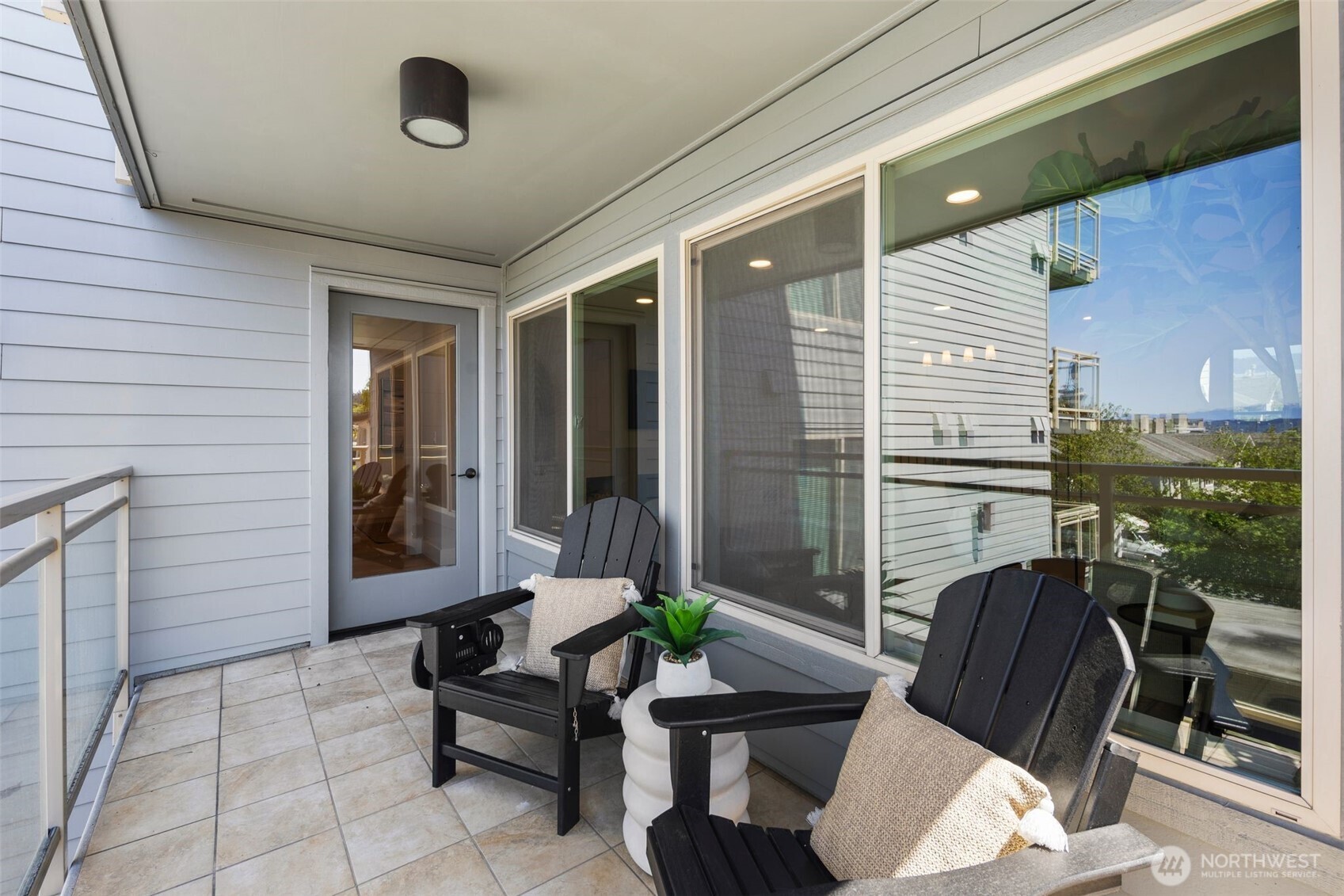 200 James Street Unit: 206