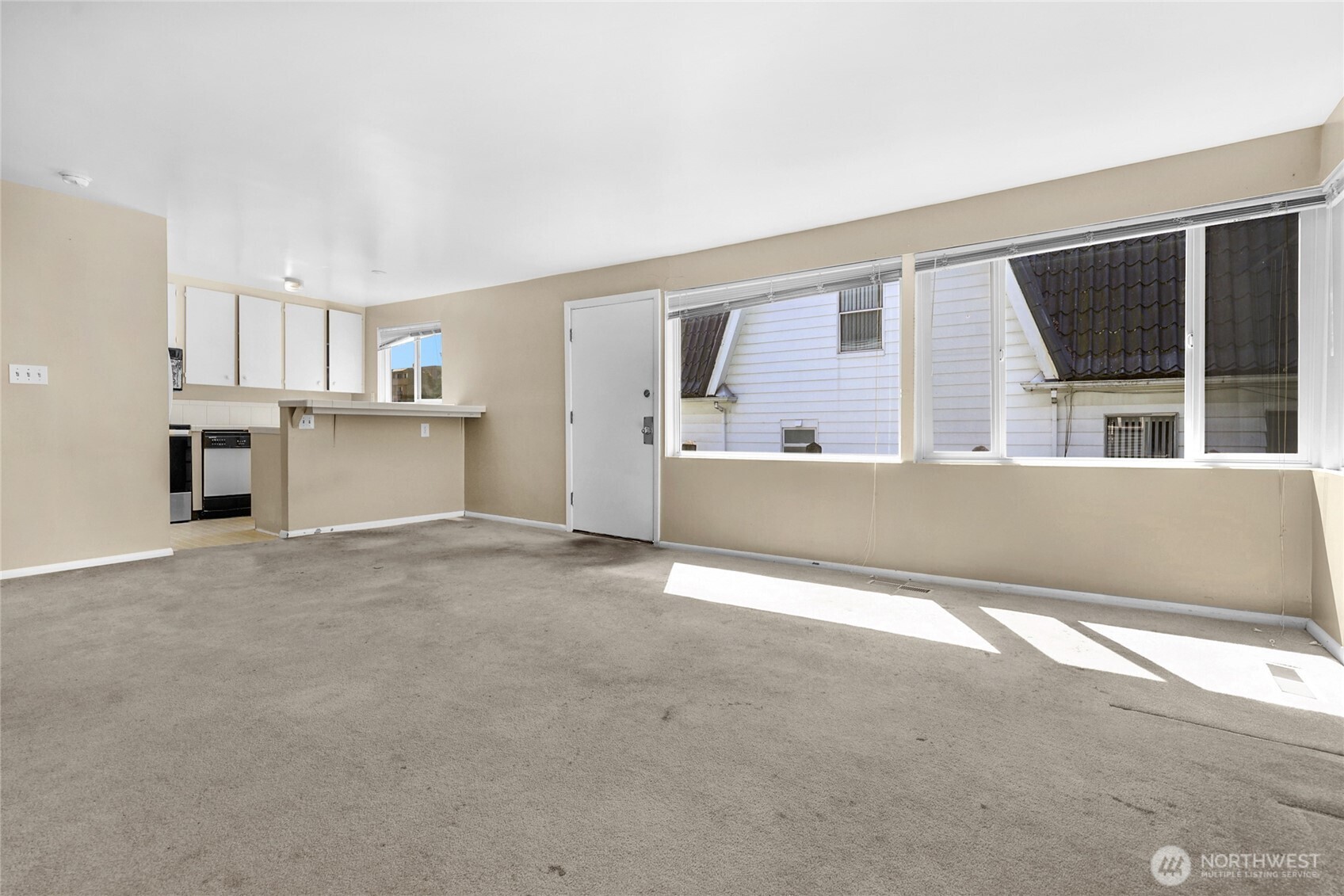 223 W Kinnear Place