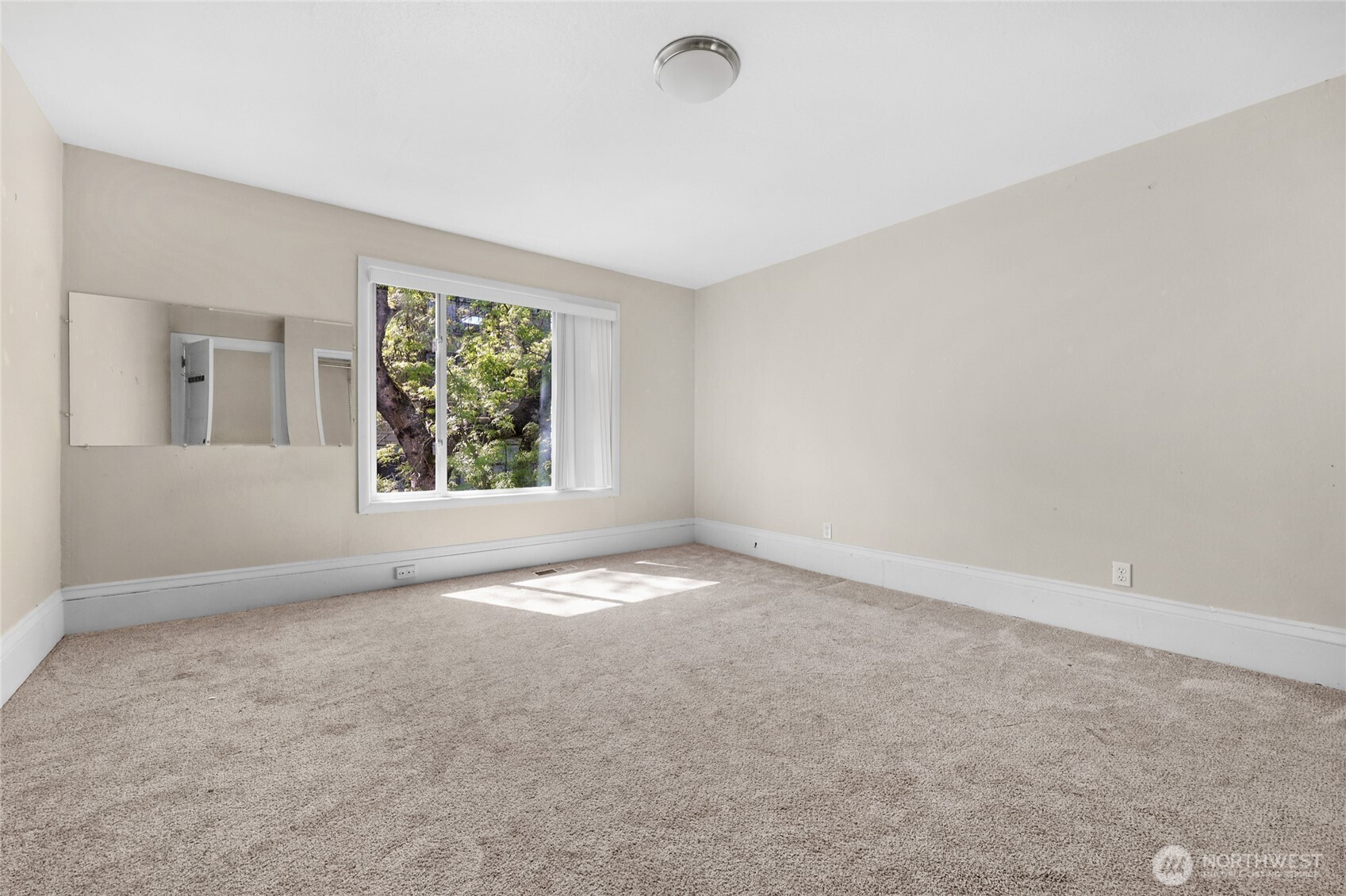 924 3rd Avenue W