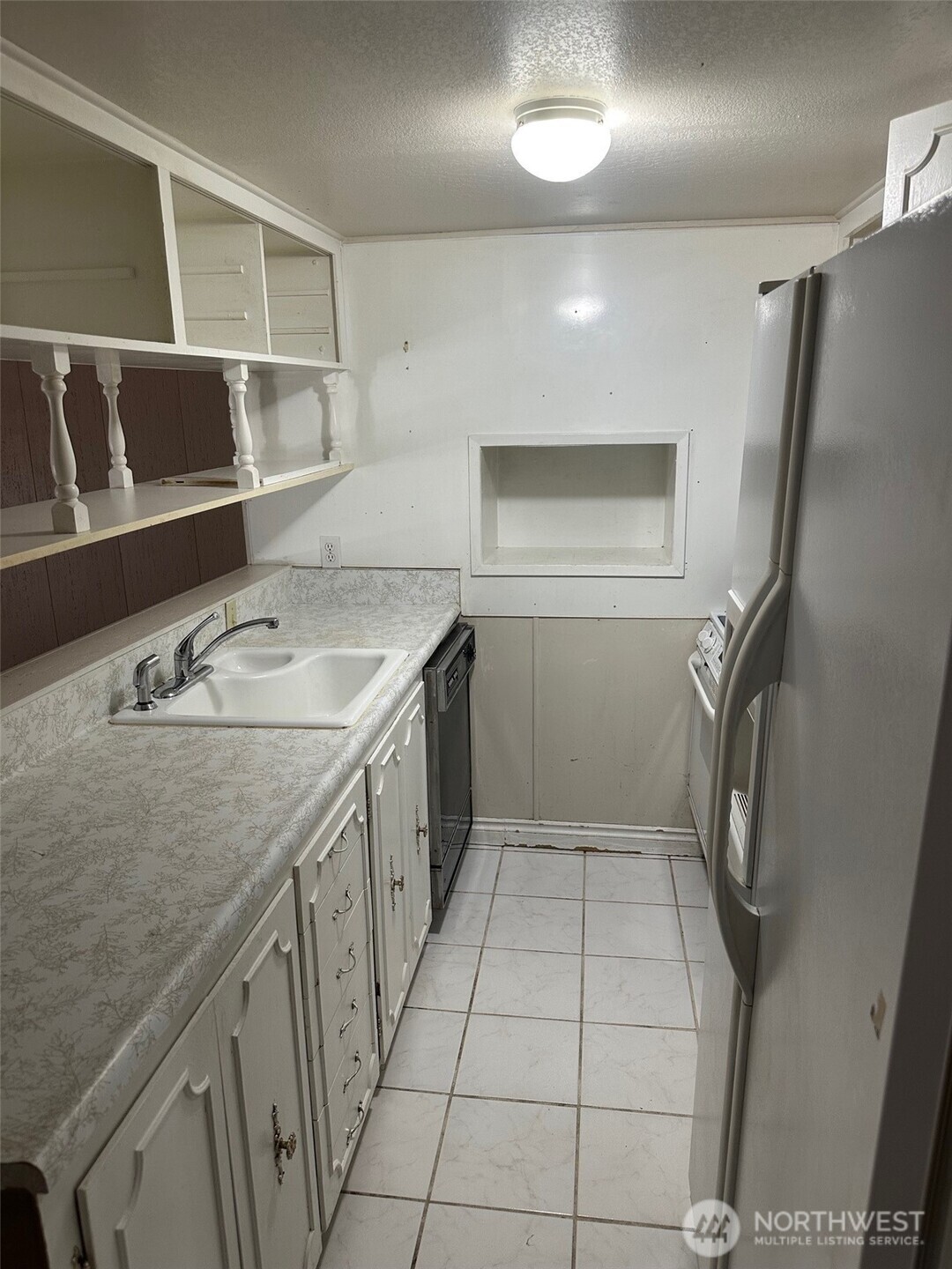 215 W Kinnear Place