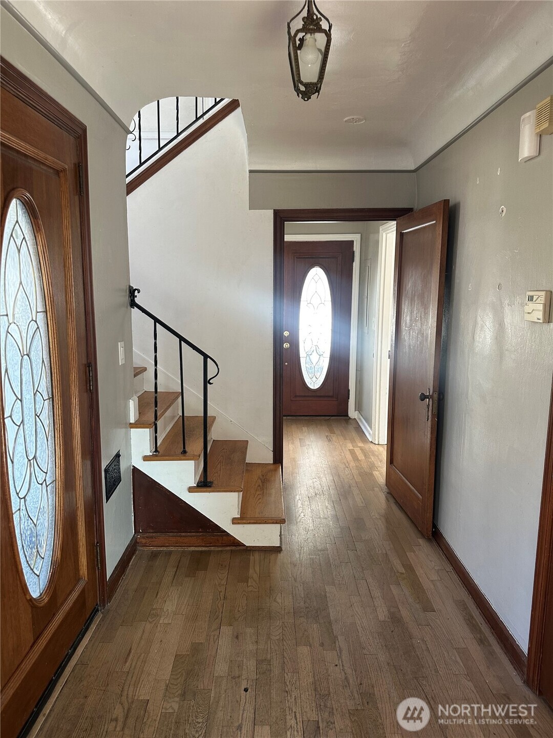 215 W Kinnear Place