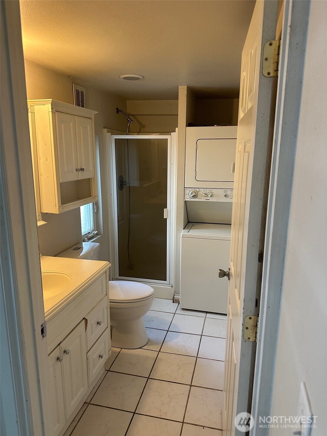 215 W Kinnear Place